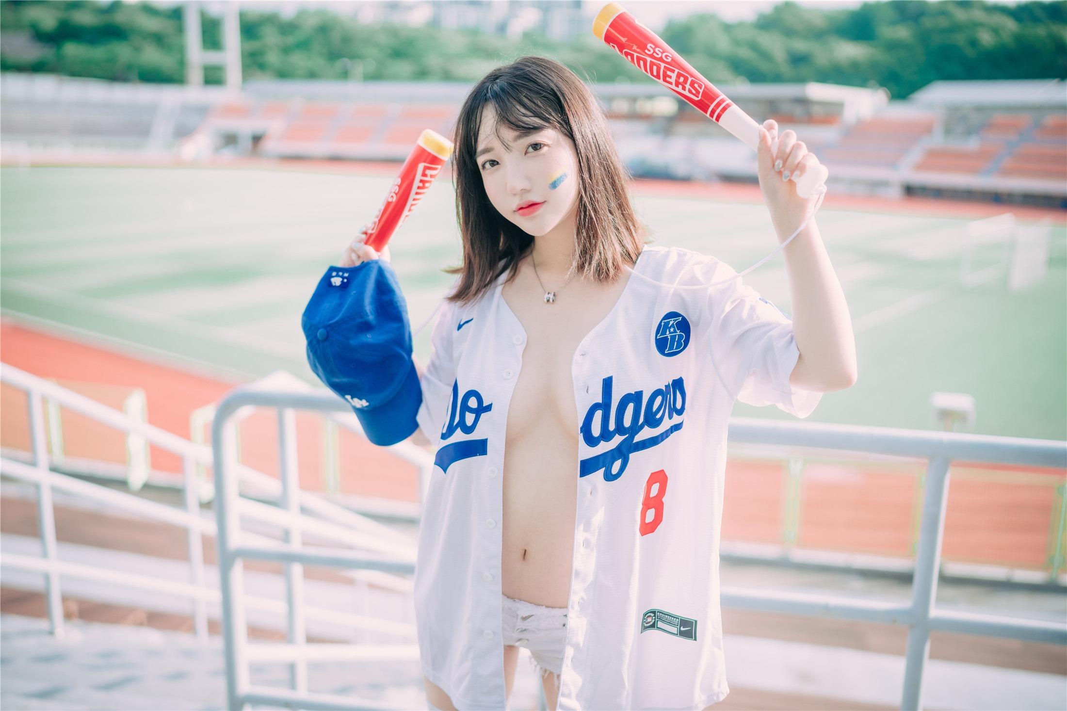 DJAWA] Son Ye-Eun - Cheer Up in the Summer 126P