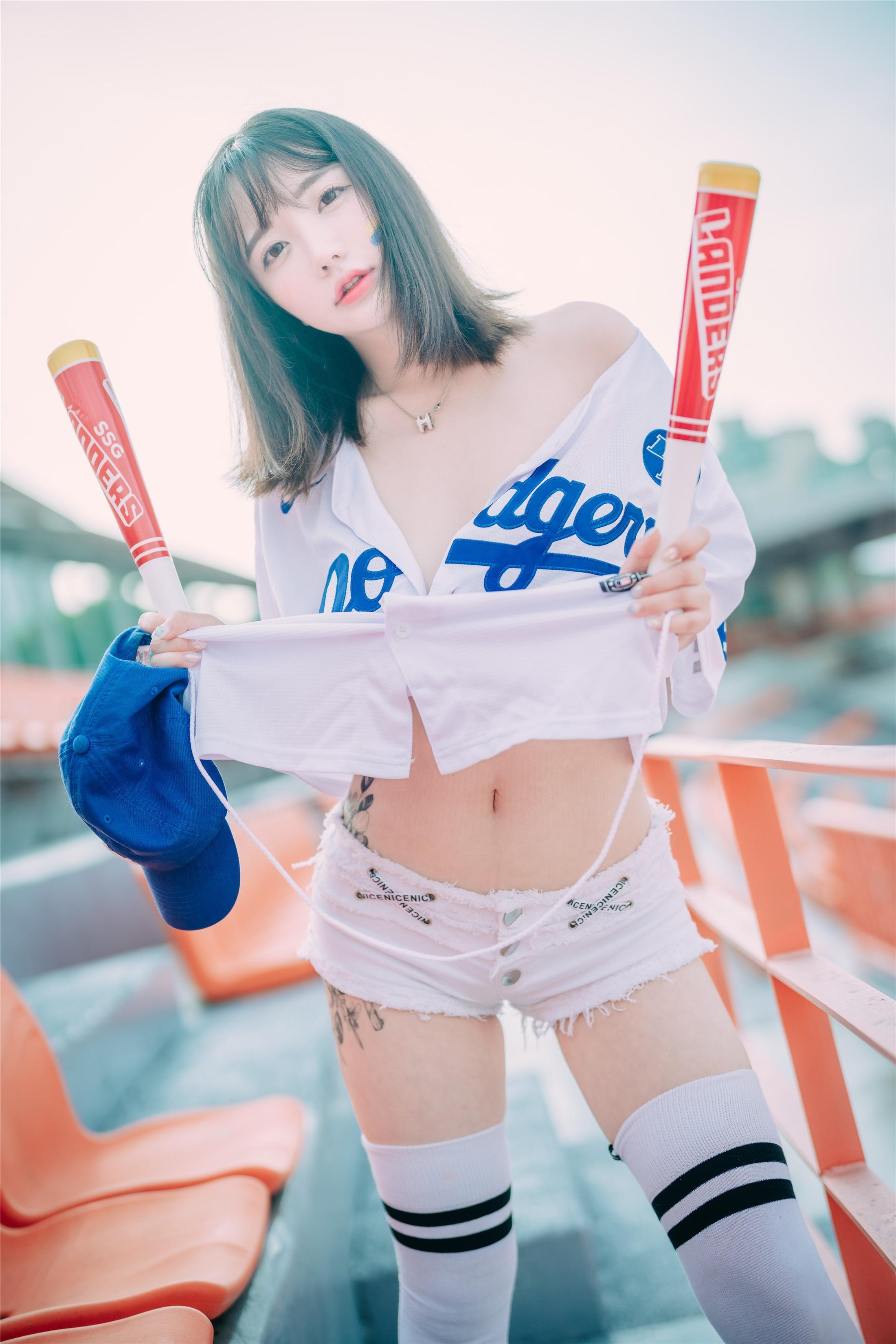 DJAWA] Son Ye-Eun - Cheer Up in the Summer 126P