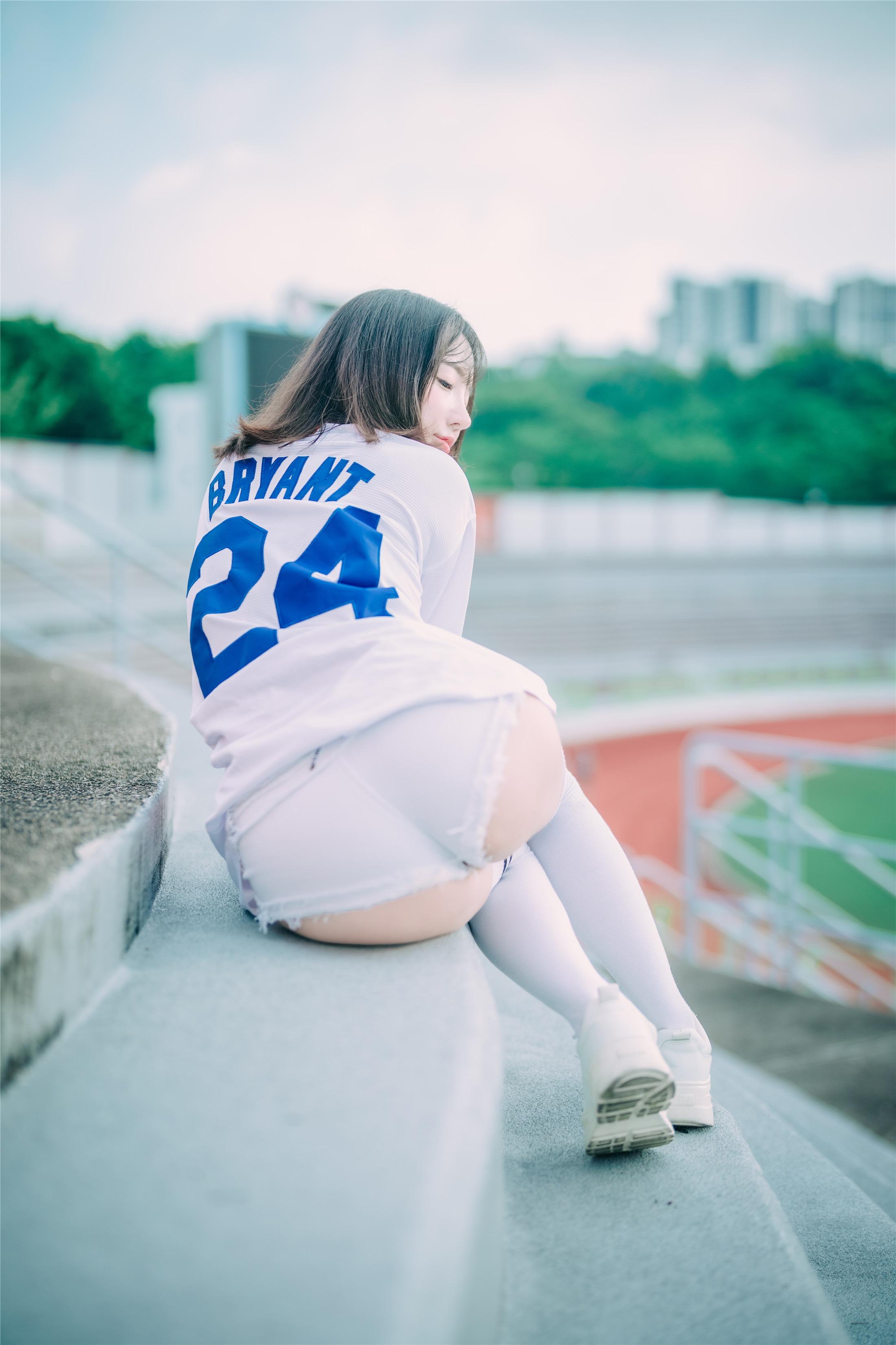 DJAWA] Son Ye-Eun - Cheer Up in the Summer 126P