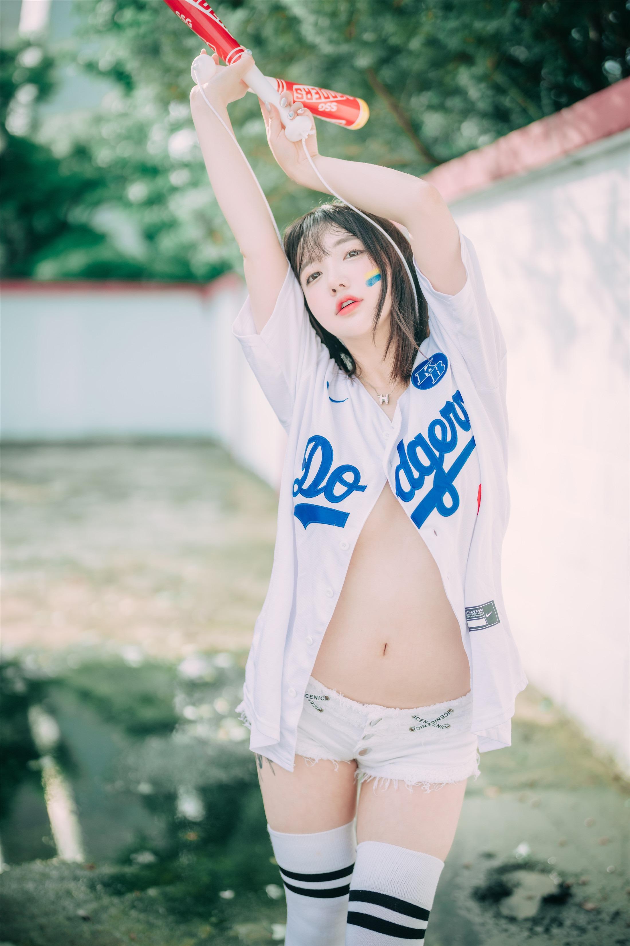 DJAWA] Son Ye-Eun - Cheer Up in the Summer 126P