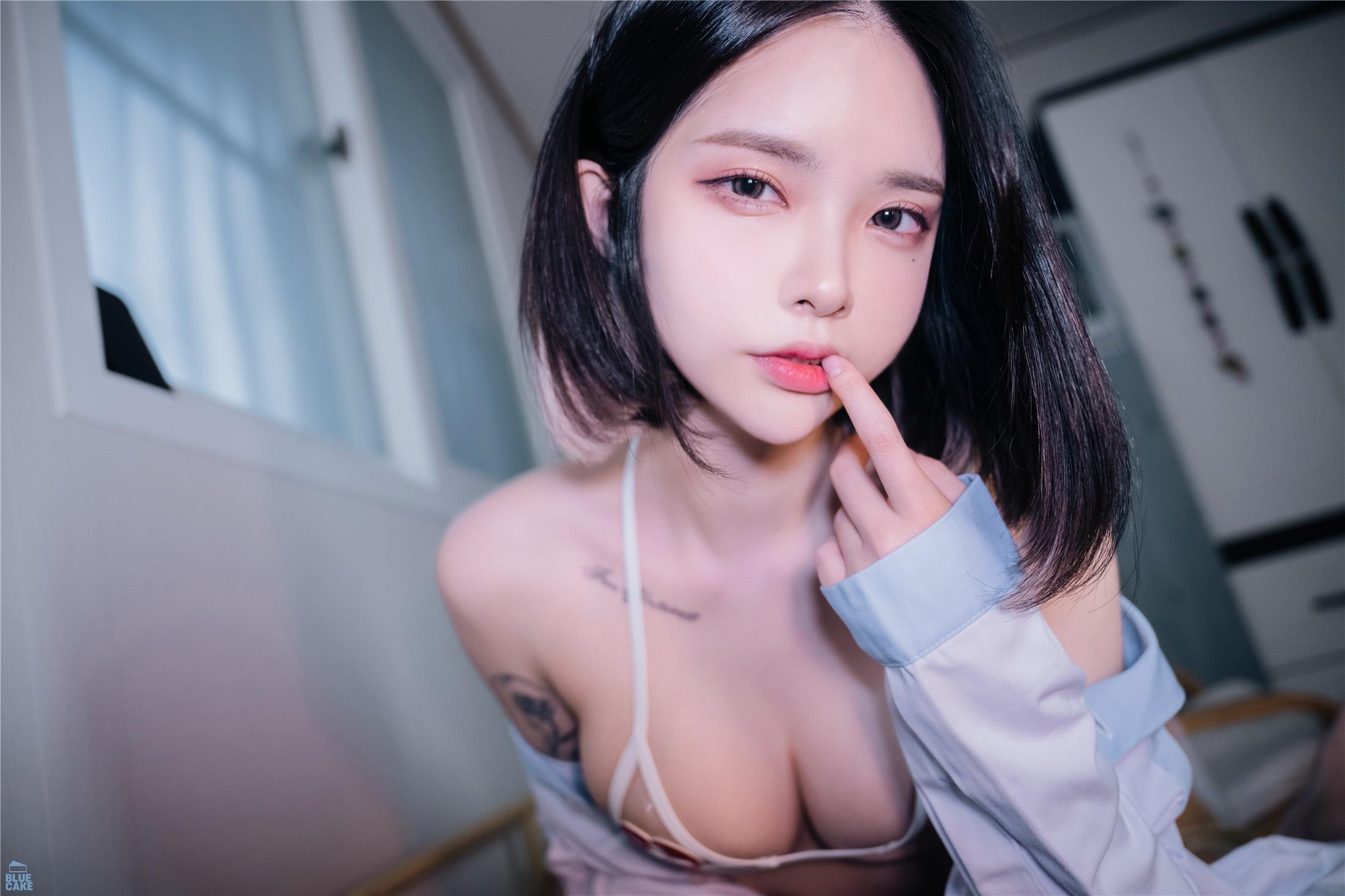블루케이크] 히카리 Vol.04 배드 닥터 서큐버스 RED+ 146P