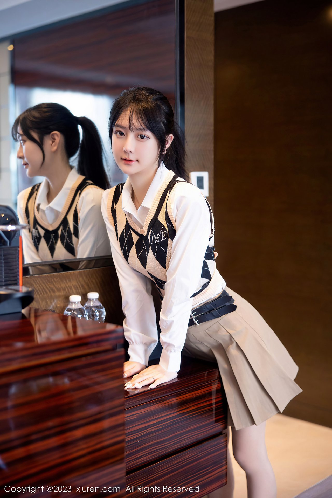 [XiuRen秀人网] 2023.02.27 No.6329 短裙美腿 谢小蒽