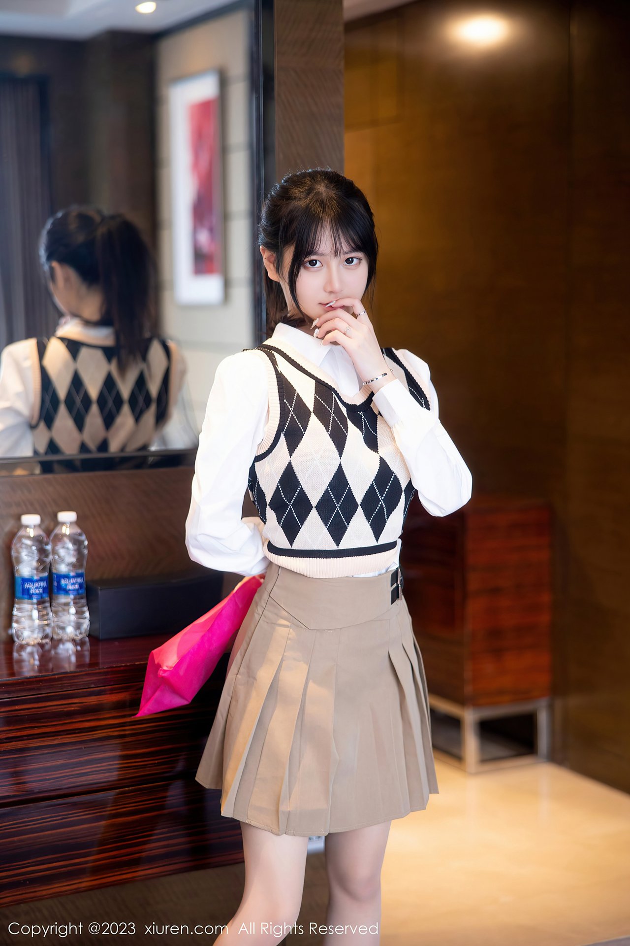 [XiuRen秀人网] 2023.02.27 No.6329 短裙美腿 谢小蒽