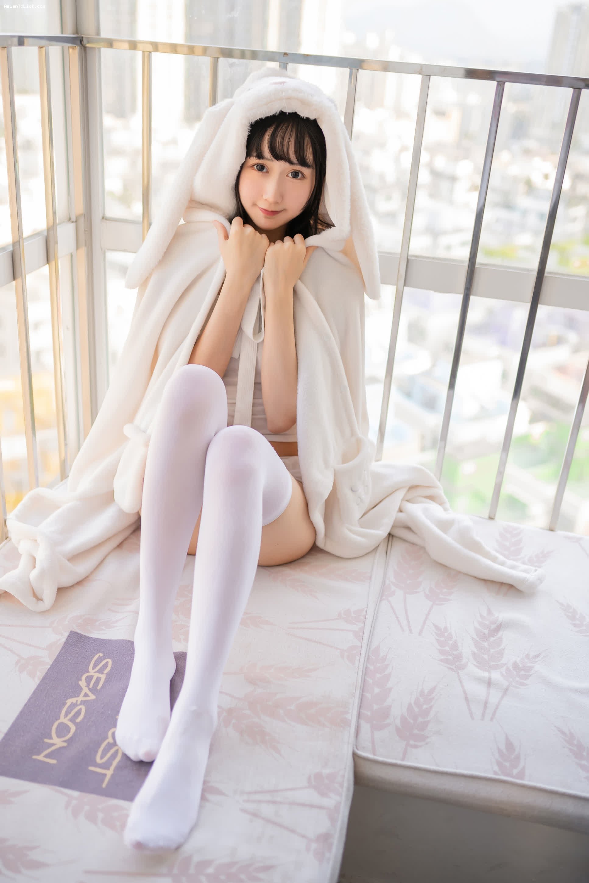 Xo854_ Mumian Mian OwO NO.028 Bathtowel Rabbit