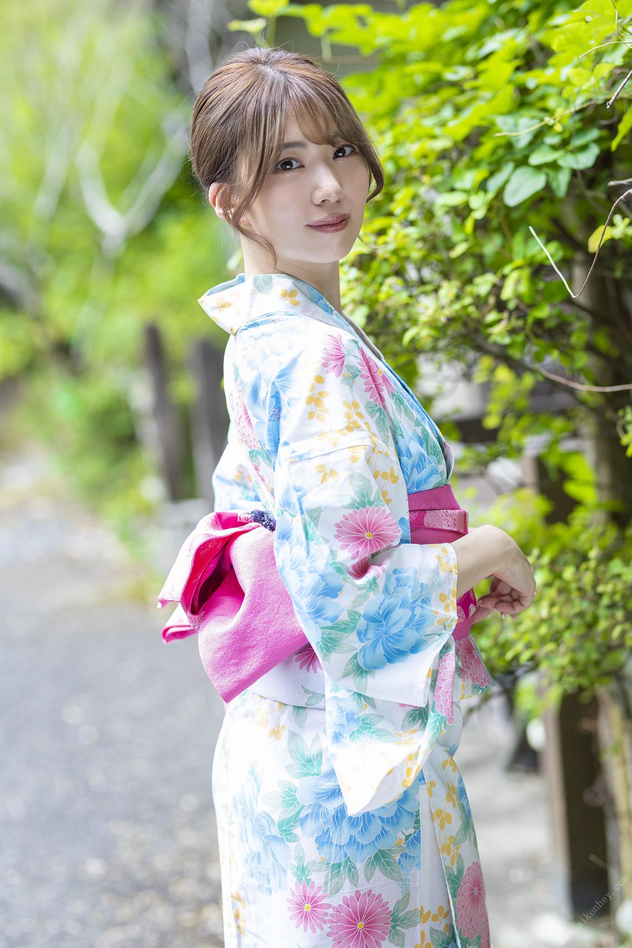 山岸逢花ヘアヌード写真集「百花」89P
