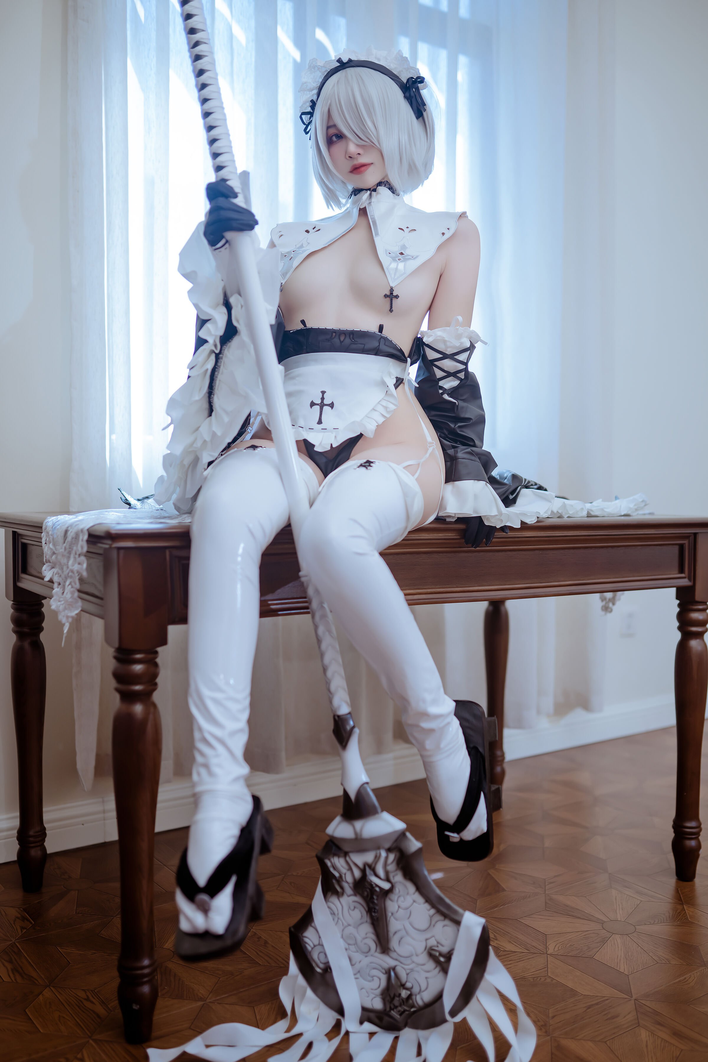 Nhị Tả Nisa - 2B Nữ Hầu