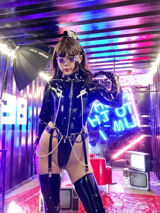 백예 VOL.037 여왕 지도관