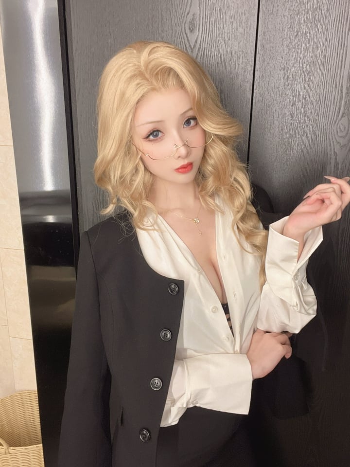 rioko凉凉子 NO.106 女总裁