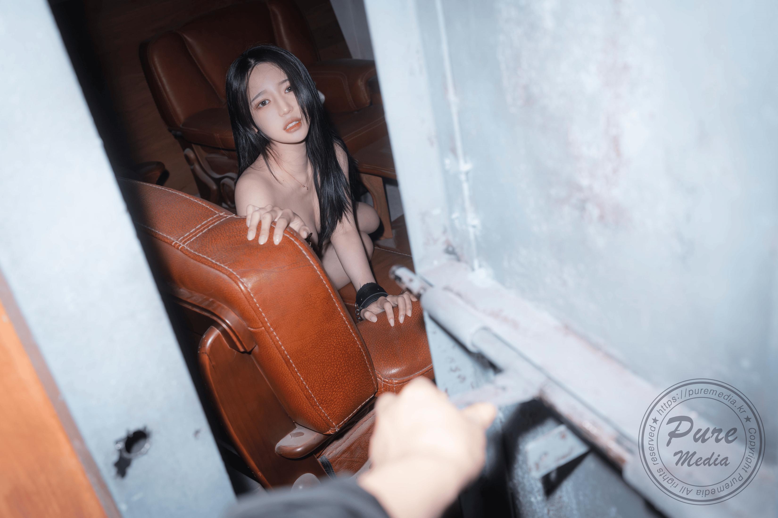 [Pure Media] Vol.244 Yeha (benchmark)-Kidnapped Basement Office Girl 101p
