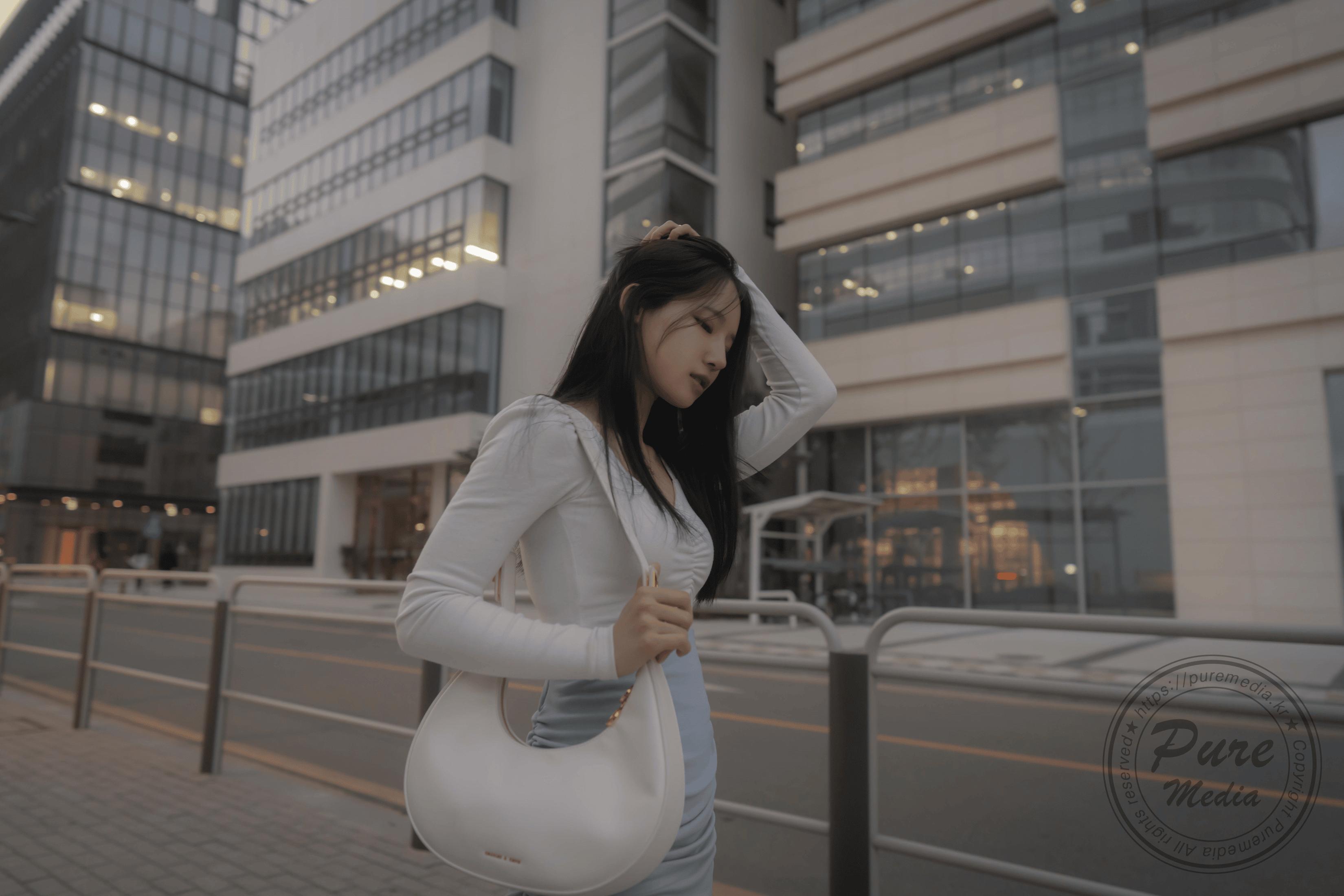 [Pure Media] Vol.244 Yeha (benchmark)-Kidnapped Basement Office Girl 101p