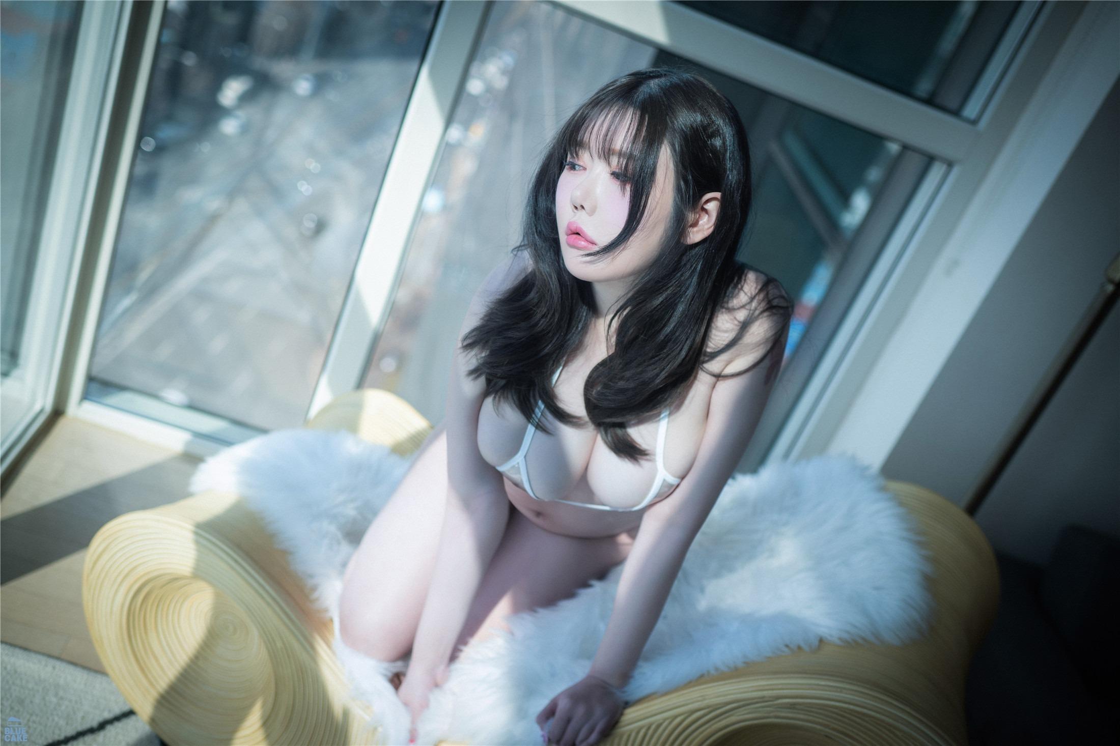 [BLUECAKE] JiSua Vol.05 - Nude Bikini_White RED+ 58P