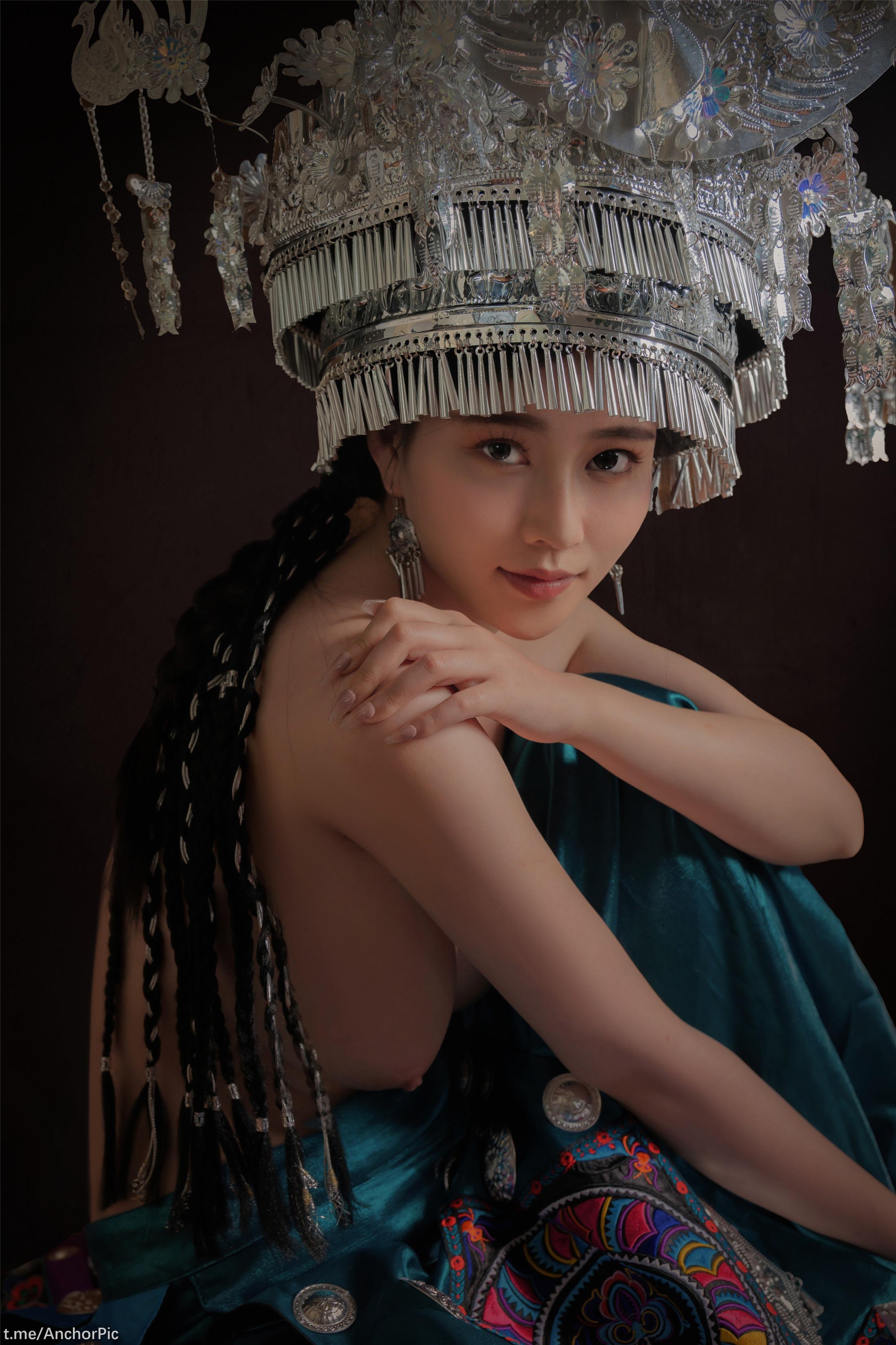 Niên Niên - Thiếu nữ Miao Biên 50P