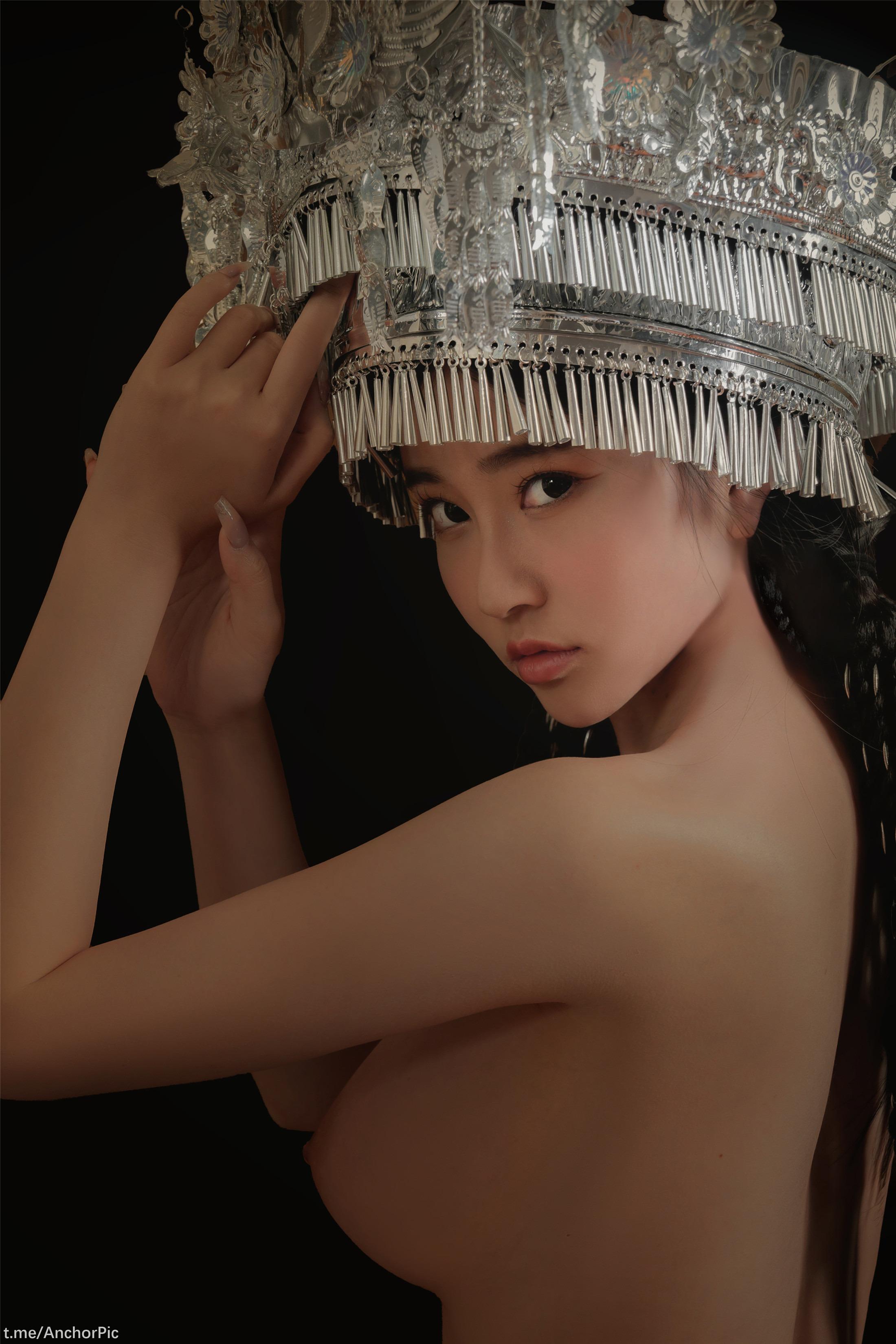 Niên Niên - Thiếu nữ Miao Biên 50P