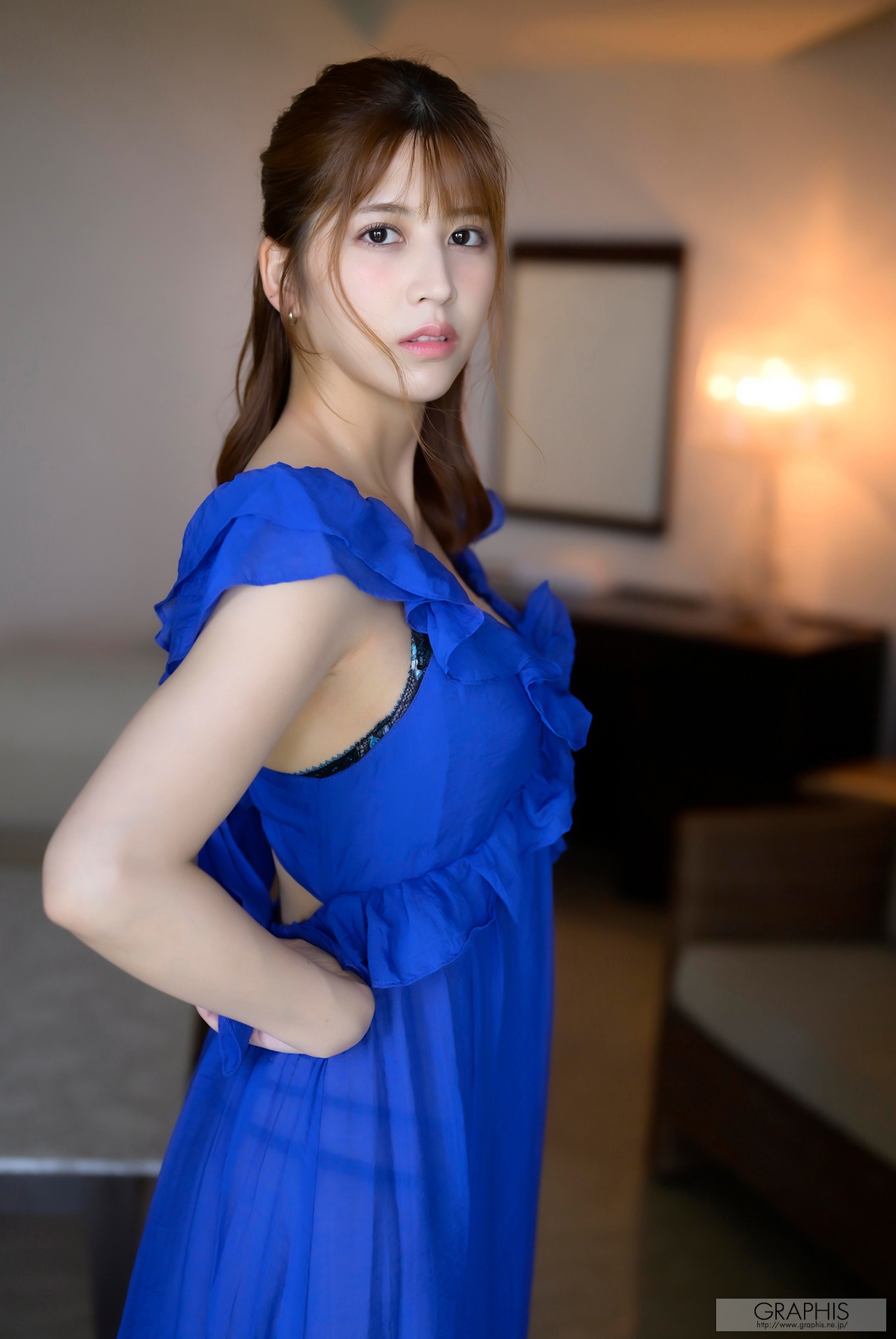 [Graphis] Gals – Riri Nanatsumori 七ツ森りり Head Over Heels! 141P