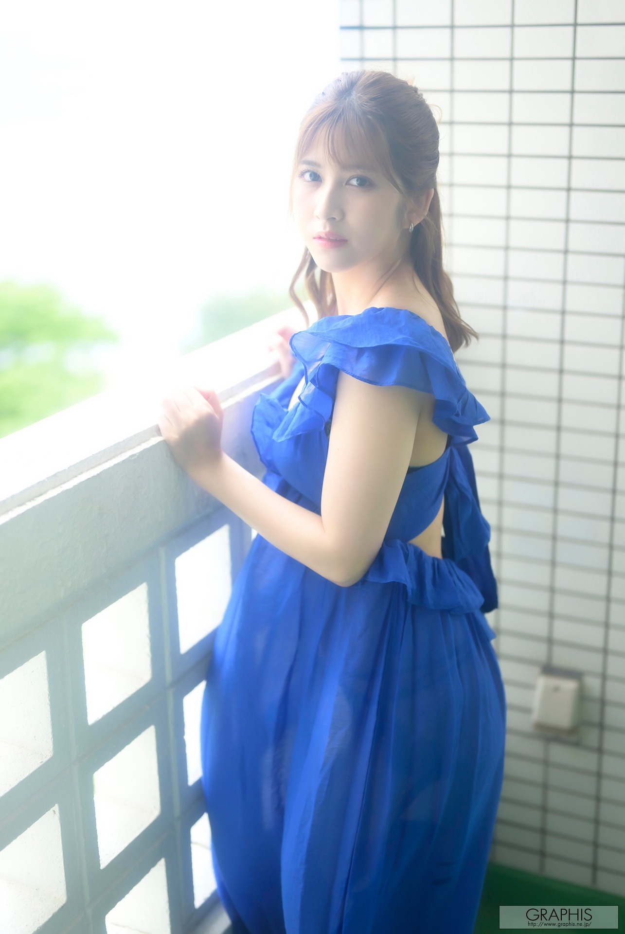 [Graphis] Gals – Riri Nanatsumori 七ツ森りり Head Over Heels! 141P