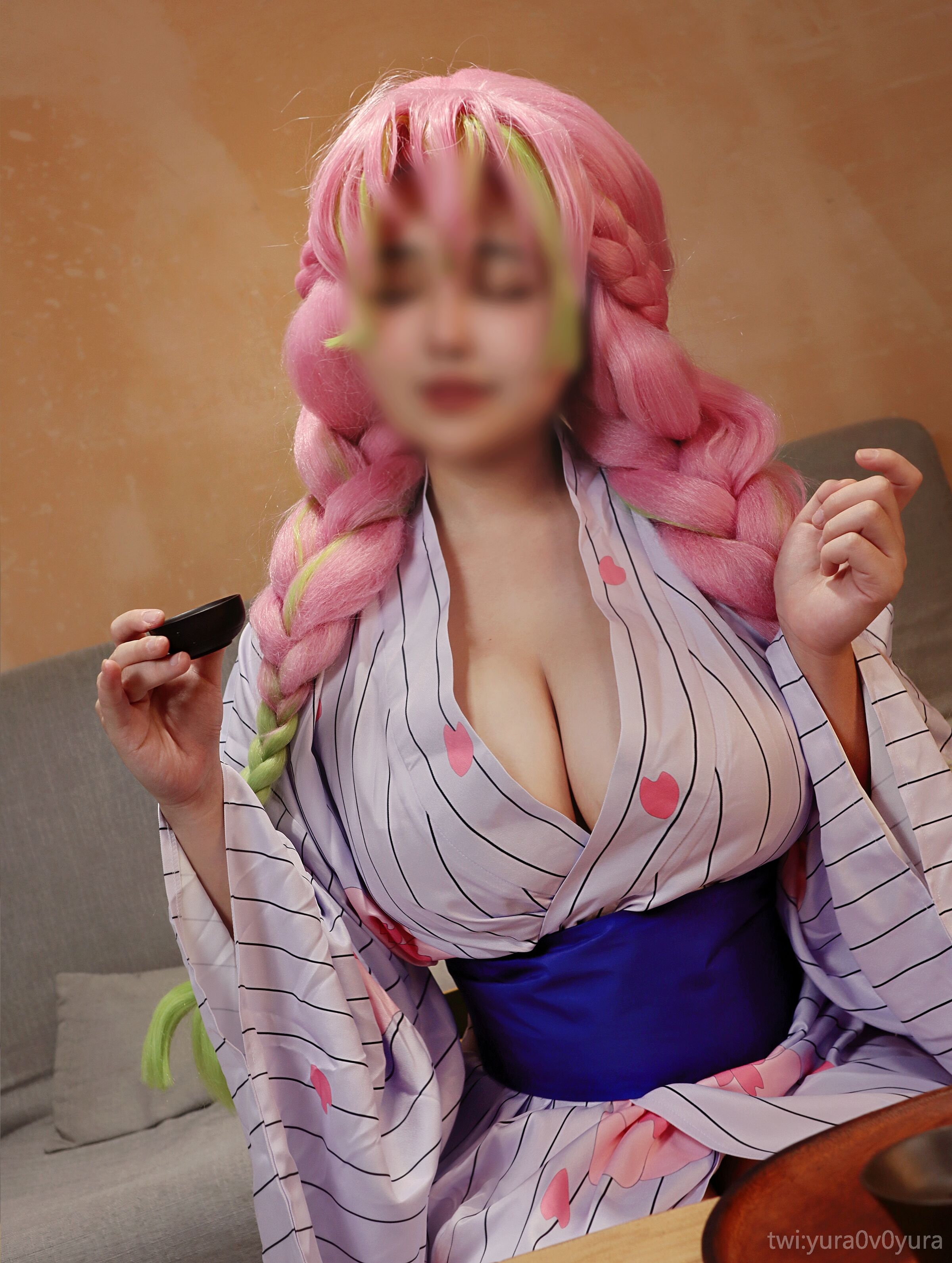 Yura - Kanroji Mitsuri (+VIDEO)