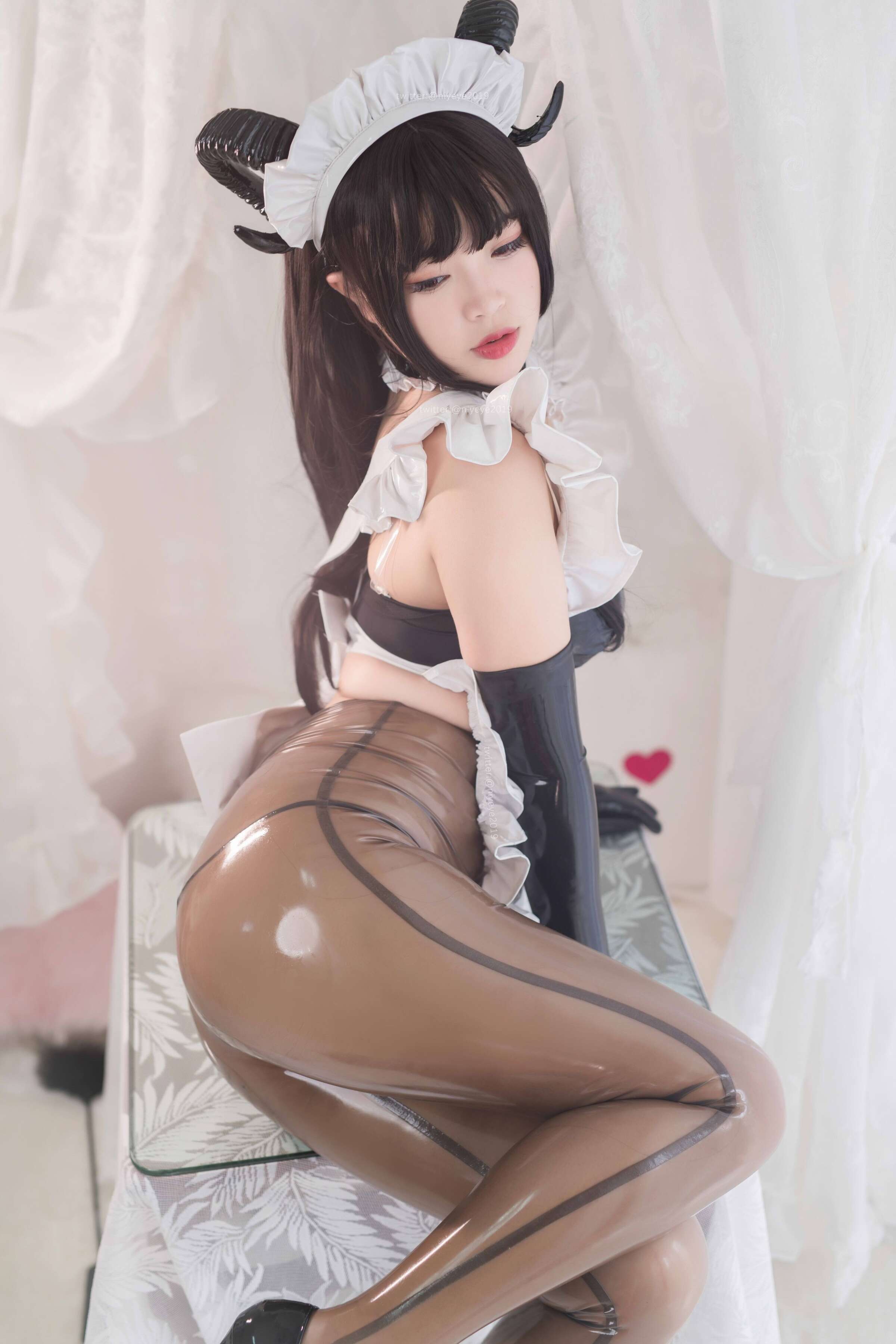 （白烨） - ラテックスサキュバスお姉さん