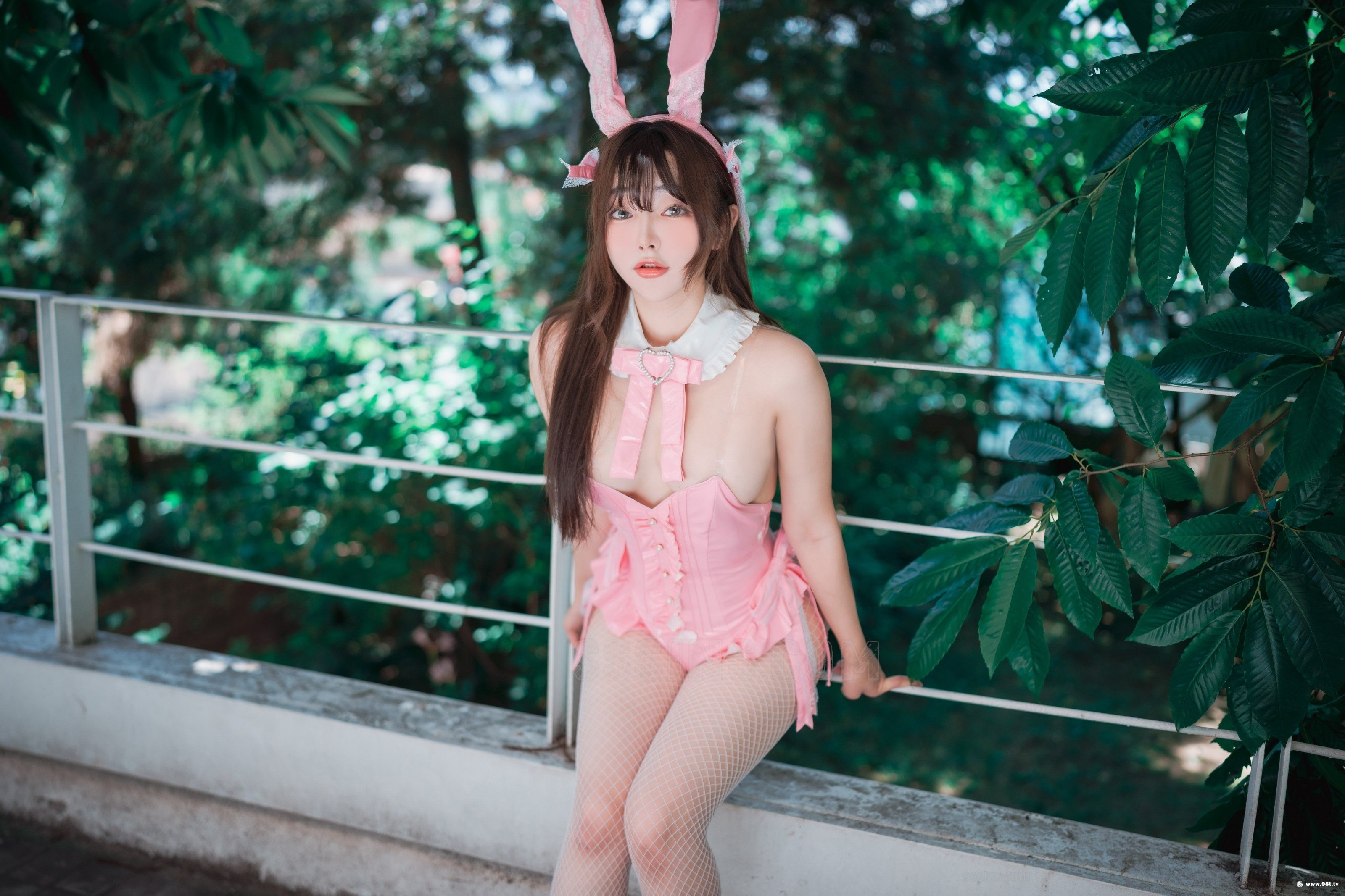 นิวบอม NO.004 [ดีจาวา] ปีของกระต่ายชมพู (+เวอร์ชั่นพิเศษ) [72P