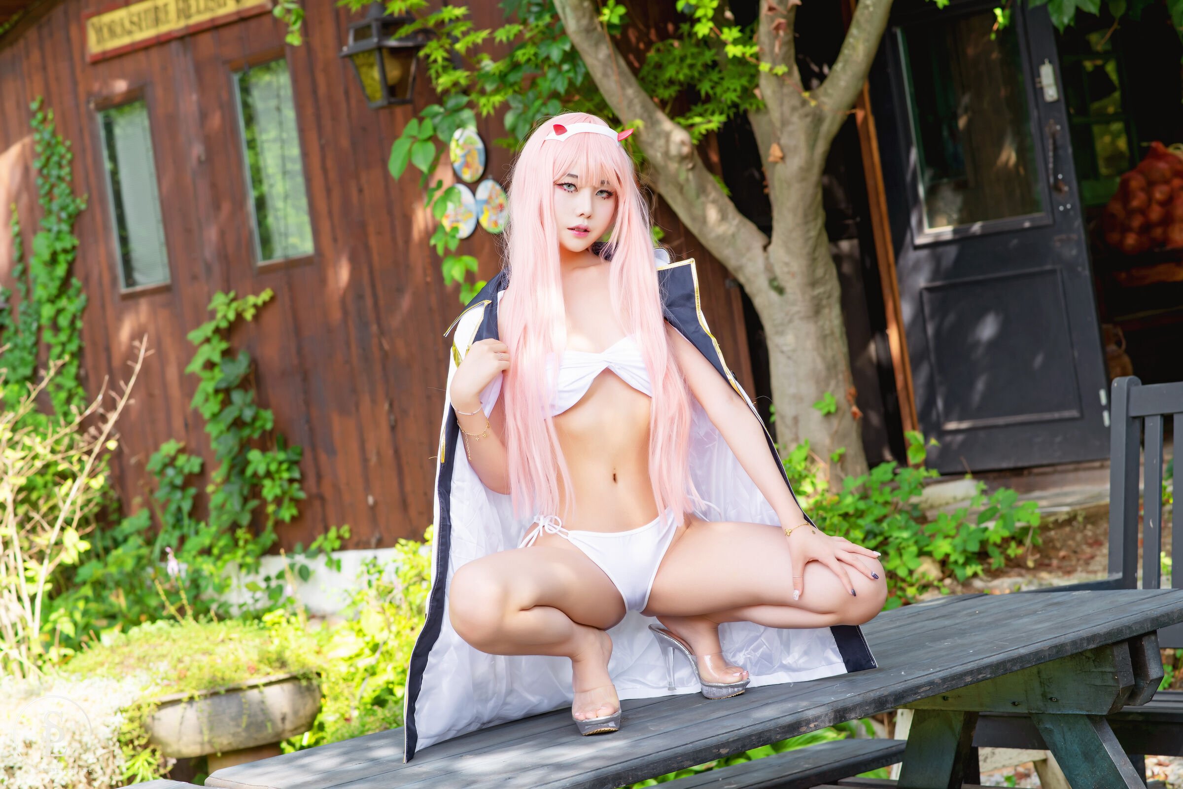 SAINT Photolife - Yuna - No.10 Zero Two