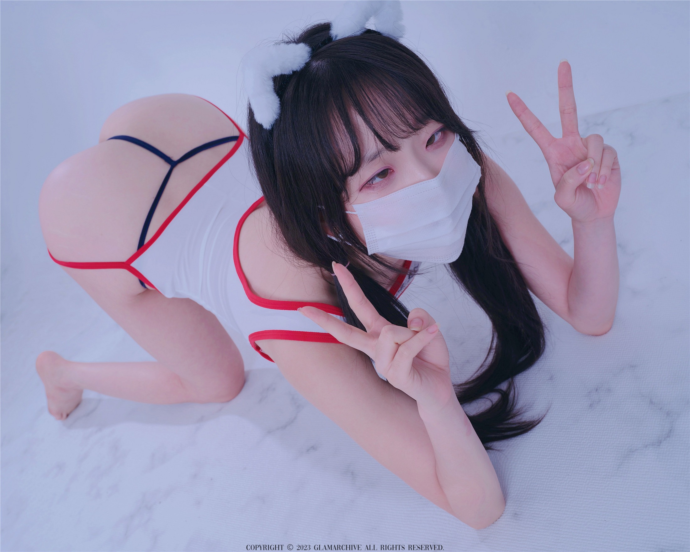GlamARchive] เบค ซุล แทง - แหวกด้านหน้าขอบสูง 42P
