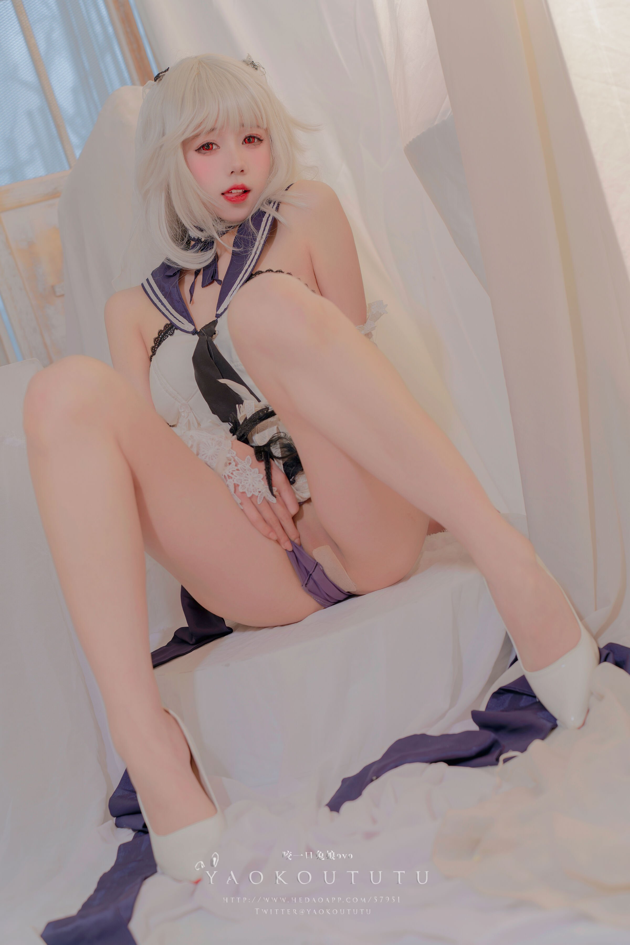 咬一口兔娘ovo 梳妝的大小姐-可畏