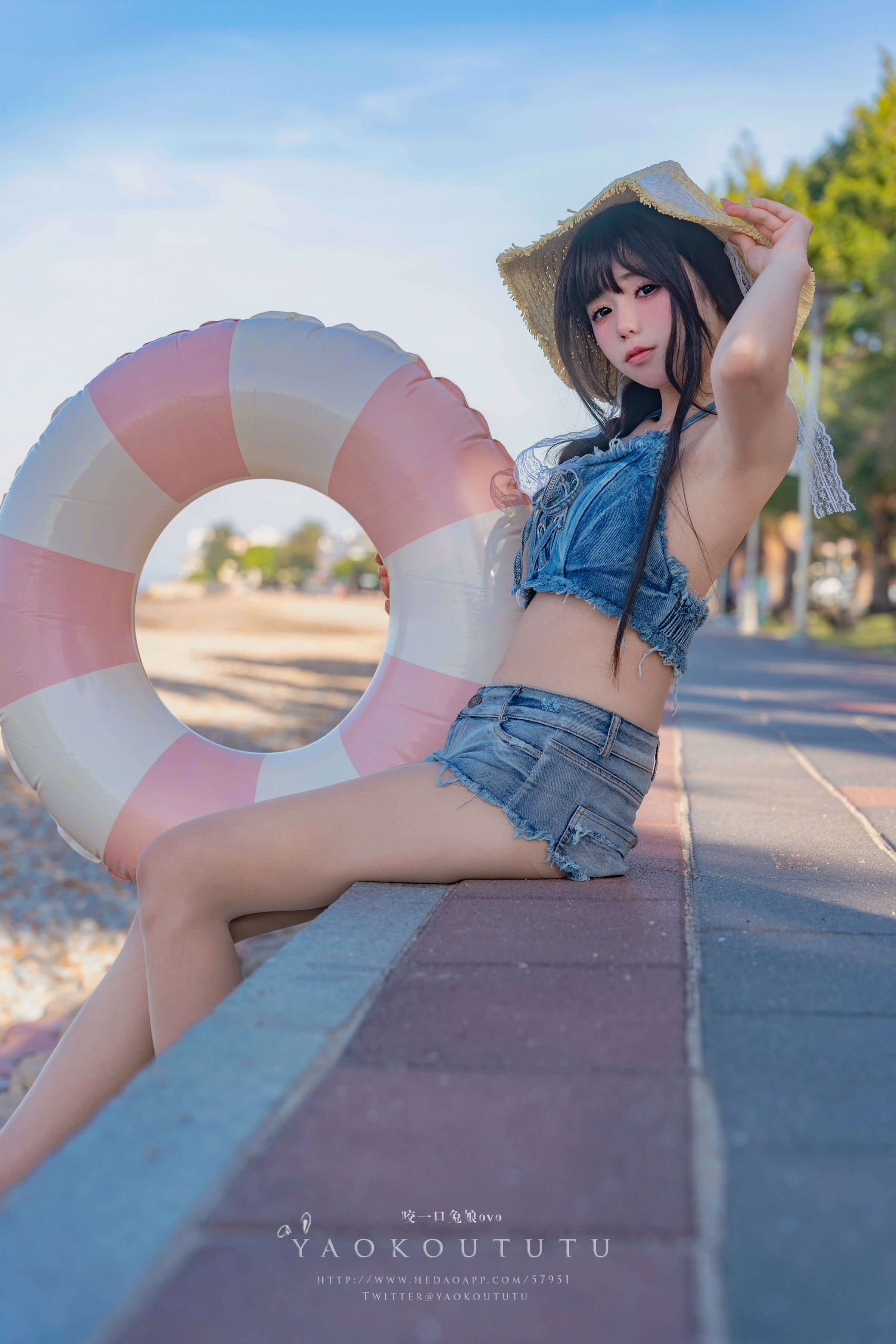 兔娘を一口噛むovo 海の夏日