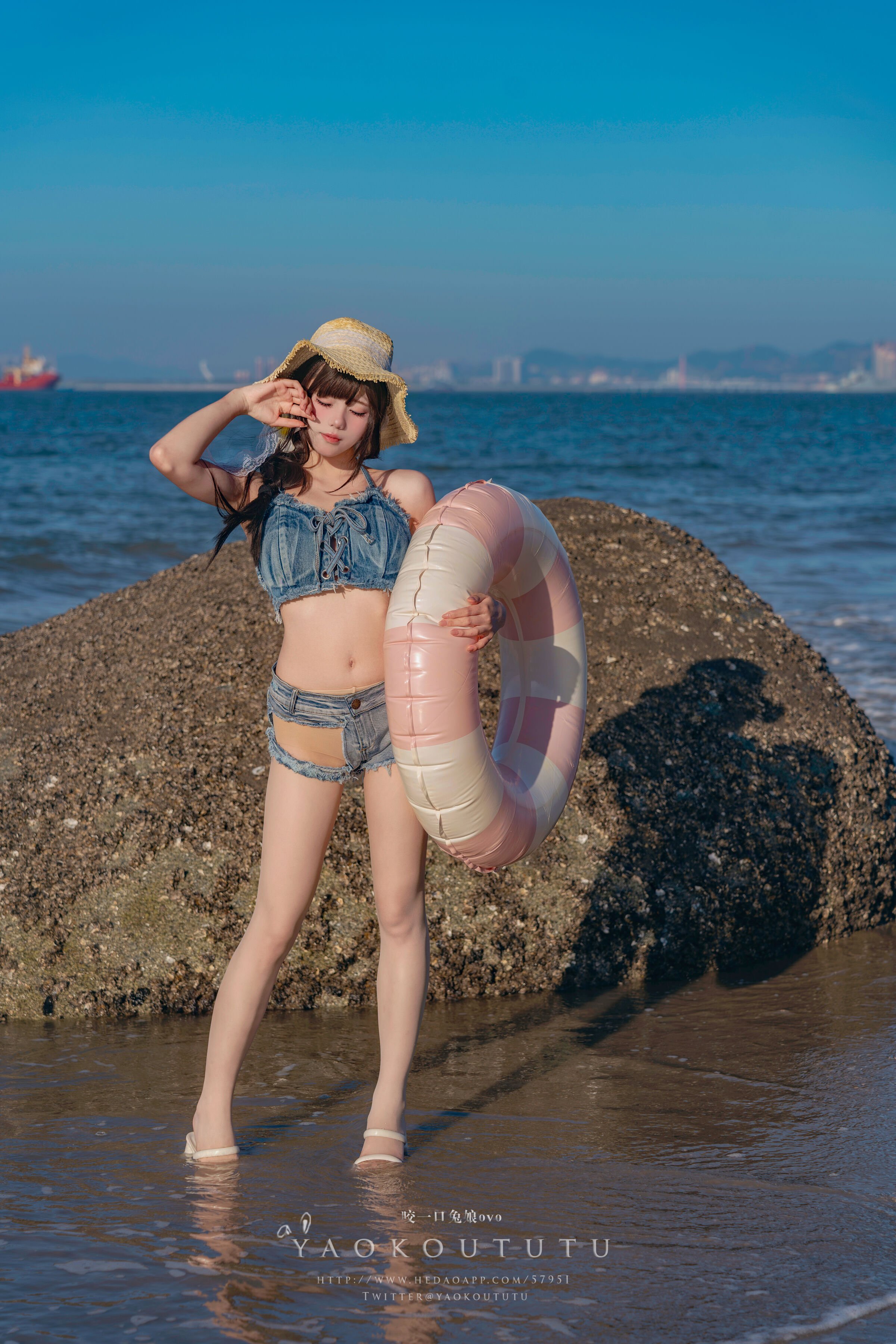 兔娘を一口噛むovo 海の夏日