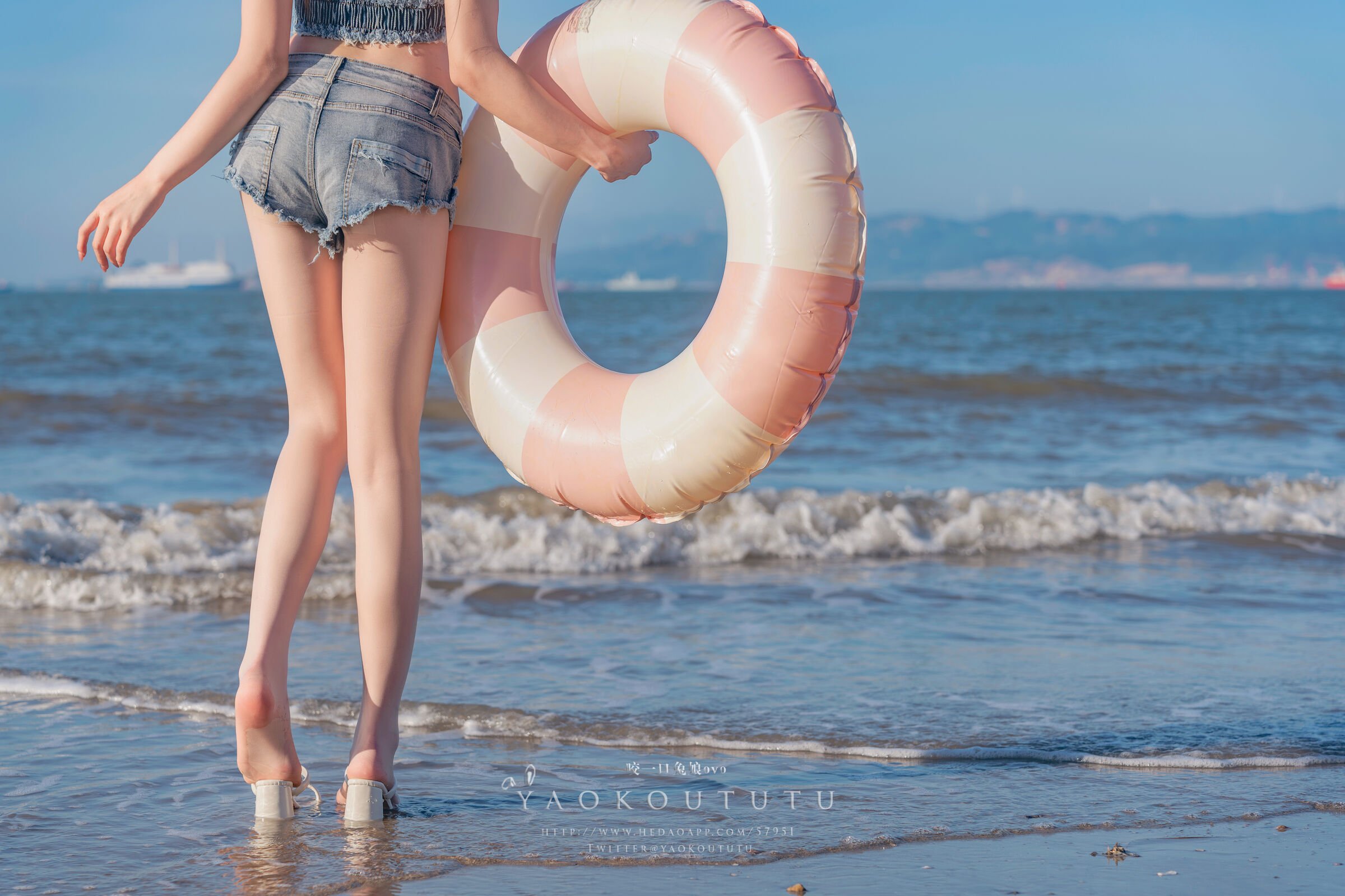 兔娘を一口噛むovo 海の夏日