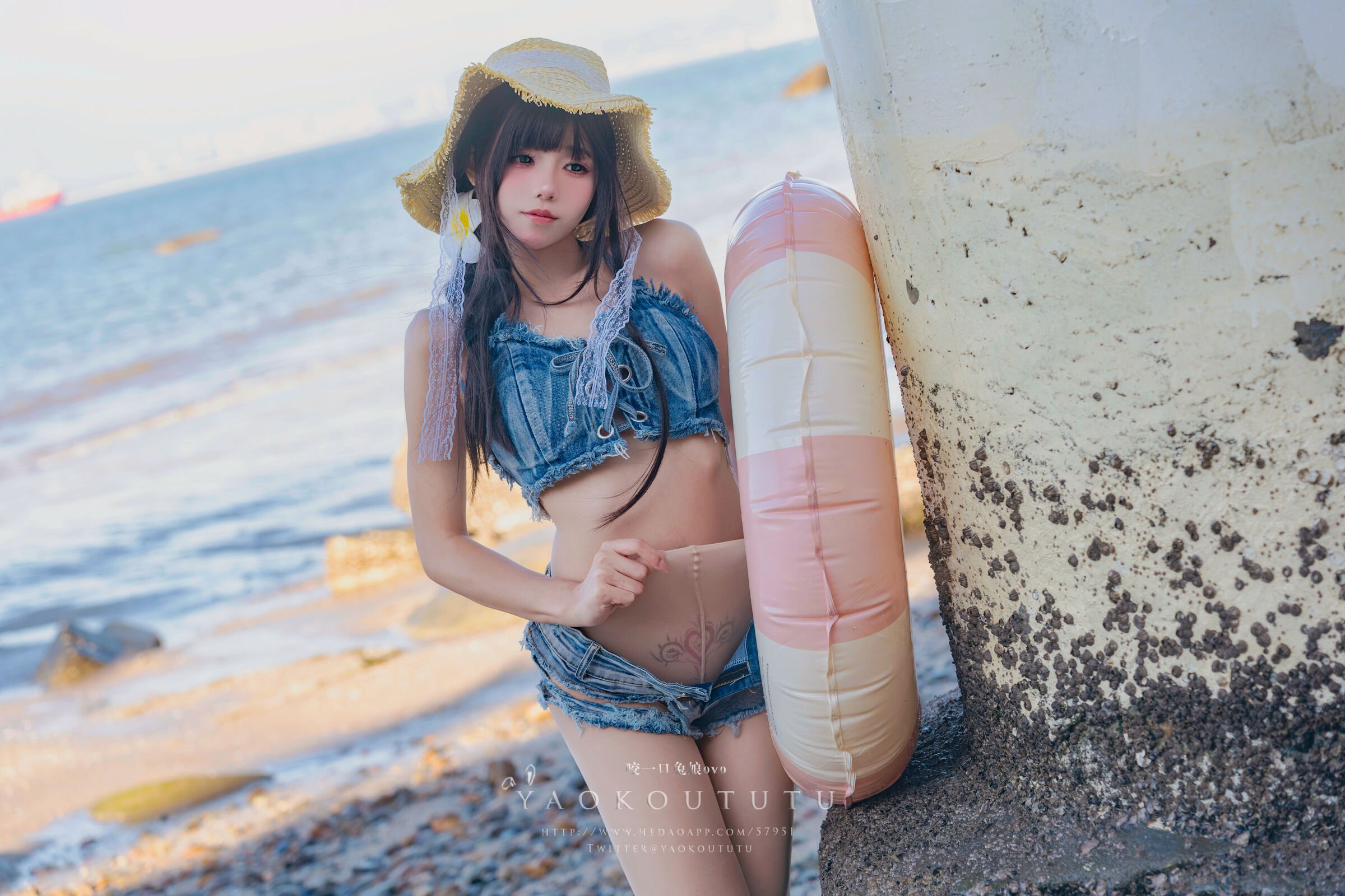 兔娘を一口噛むovo 海の夏日