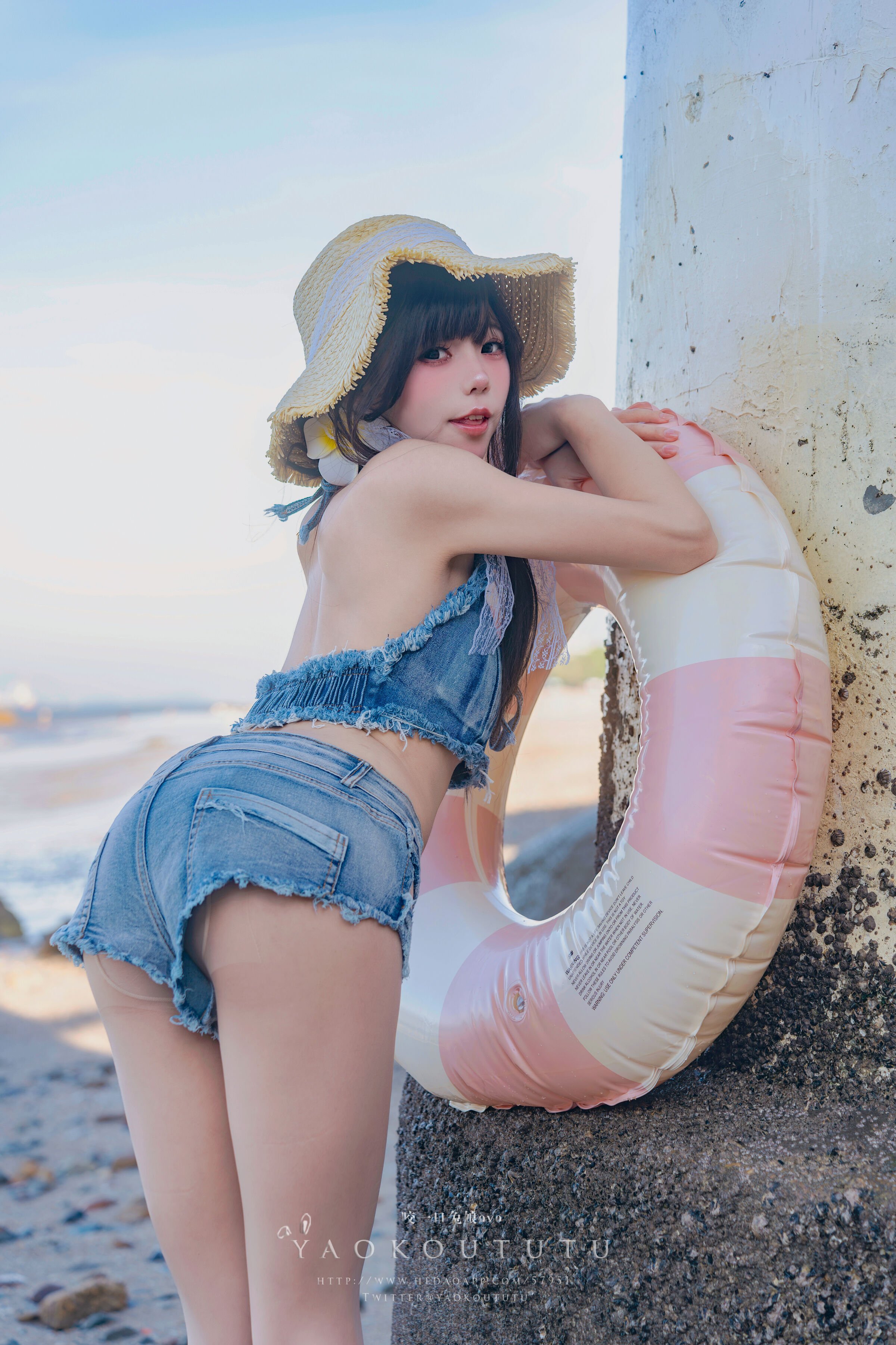 兔娘を一口噛むovo 海の夏日