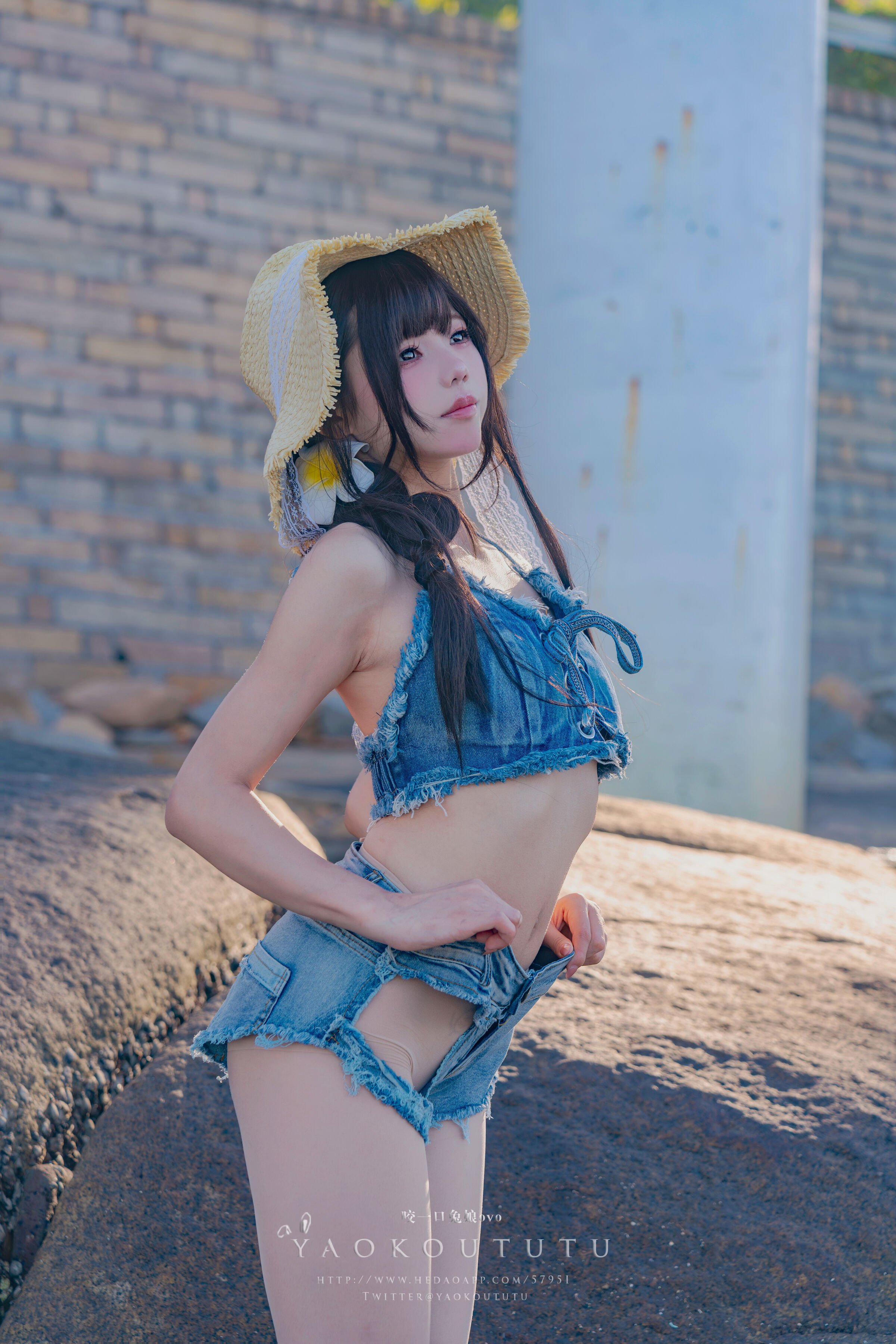 兔娘を一口噛むovo 海の夏日