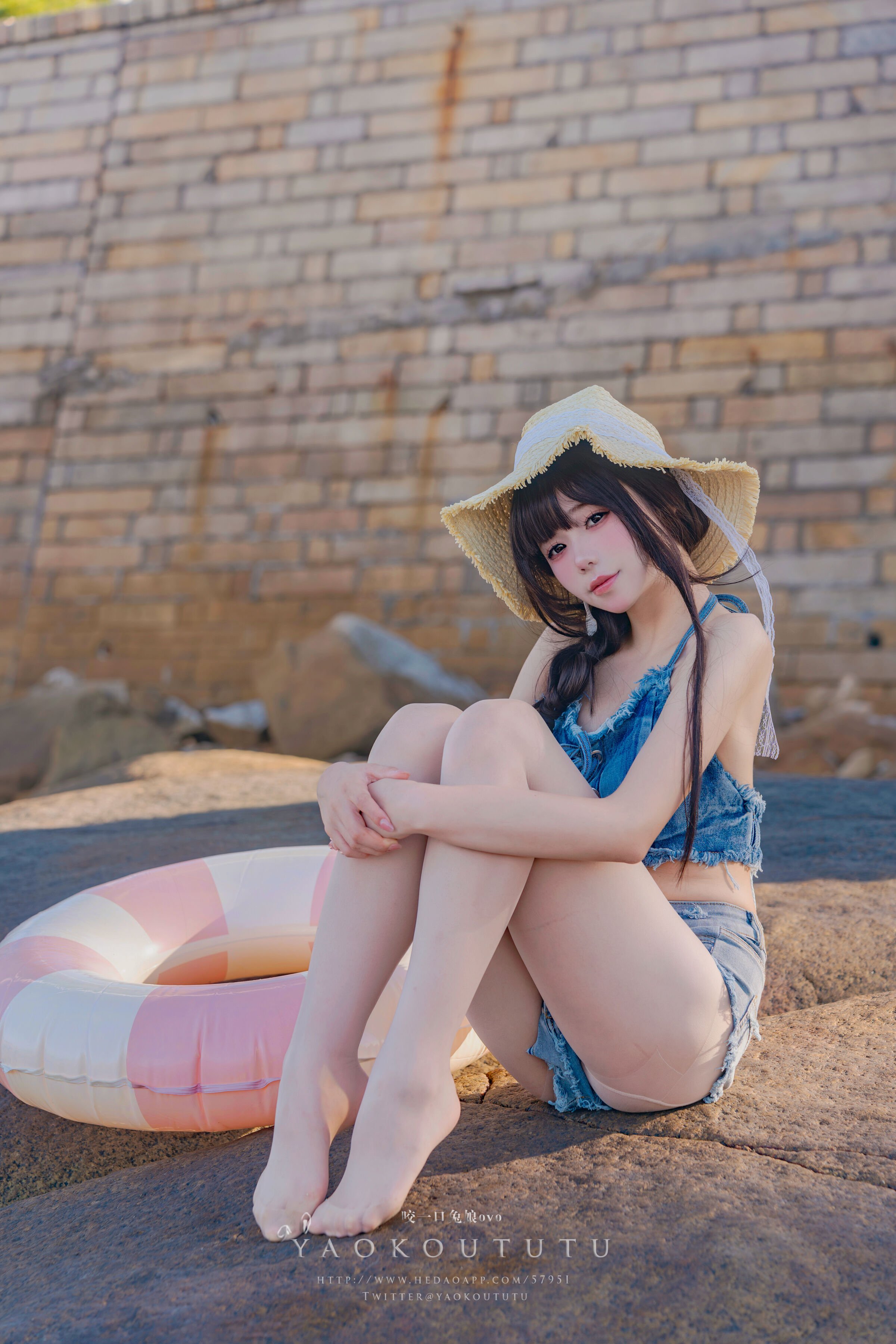 兔娘を一口噛むovo 海の夏日