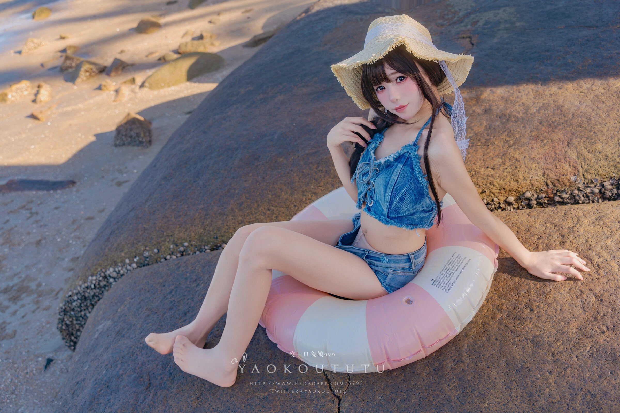 兔娘を一口噛むovo 海の夏日