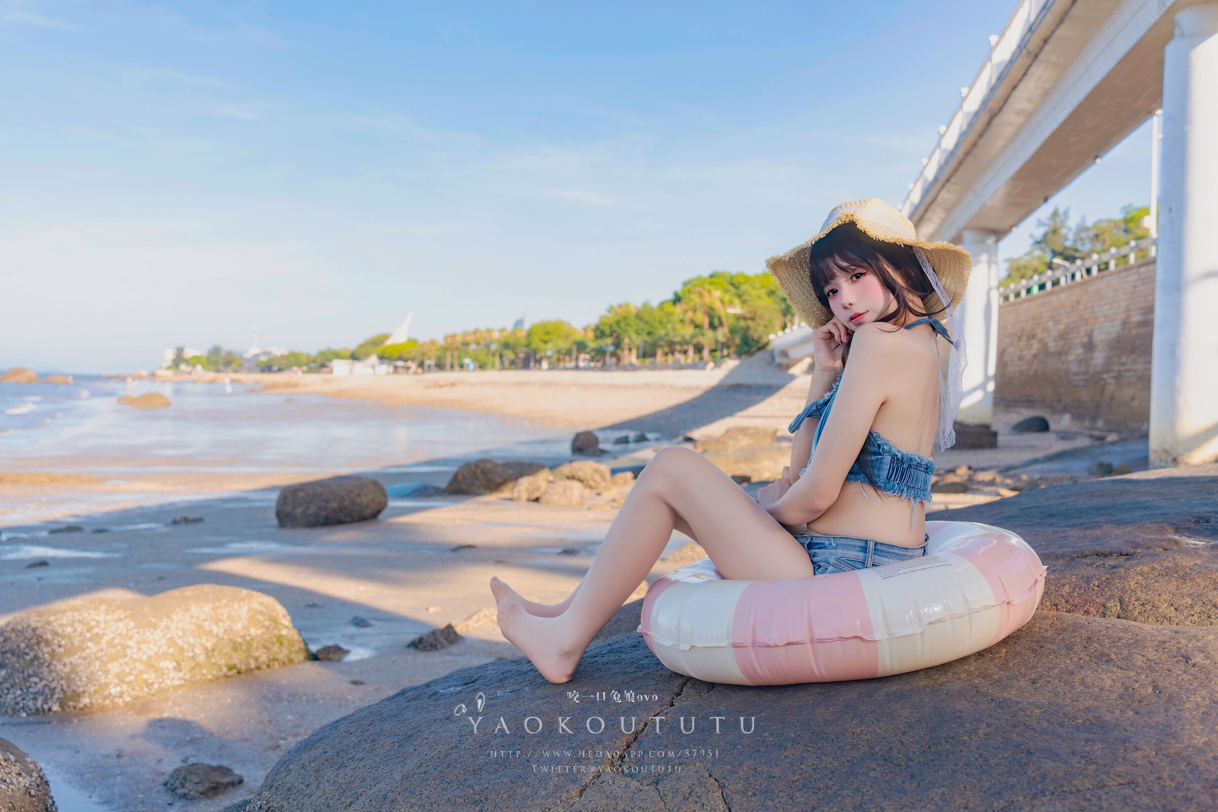 兔娘を一口噛むovo 海の夏日
