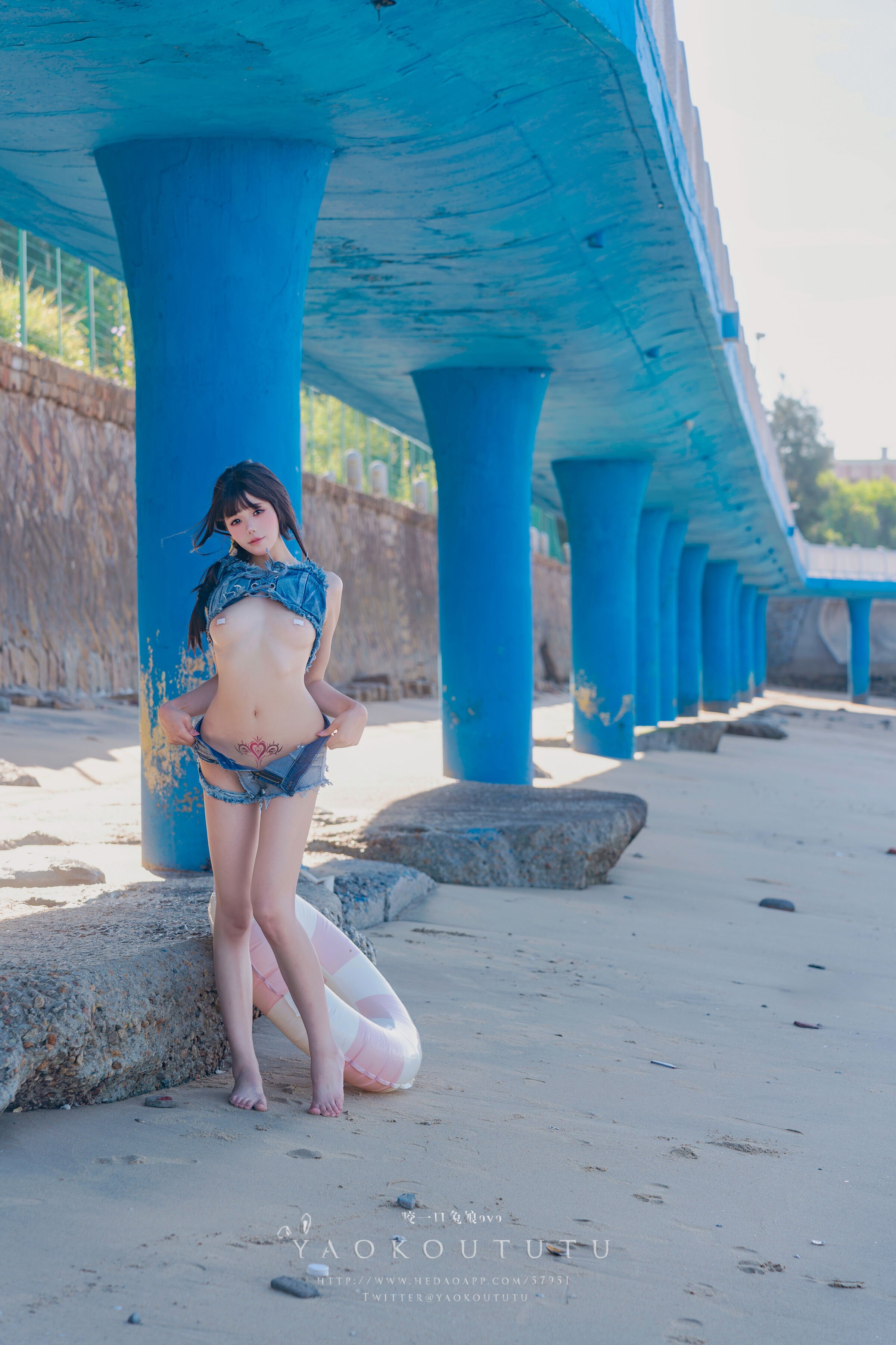 Bite a bunny girl ovo, Summer day of the sea