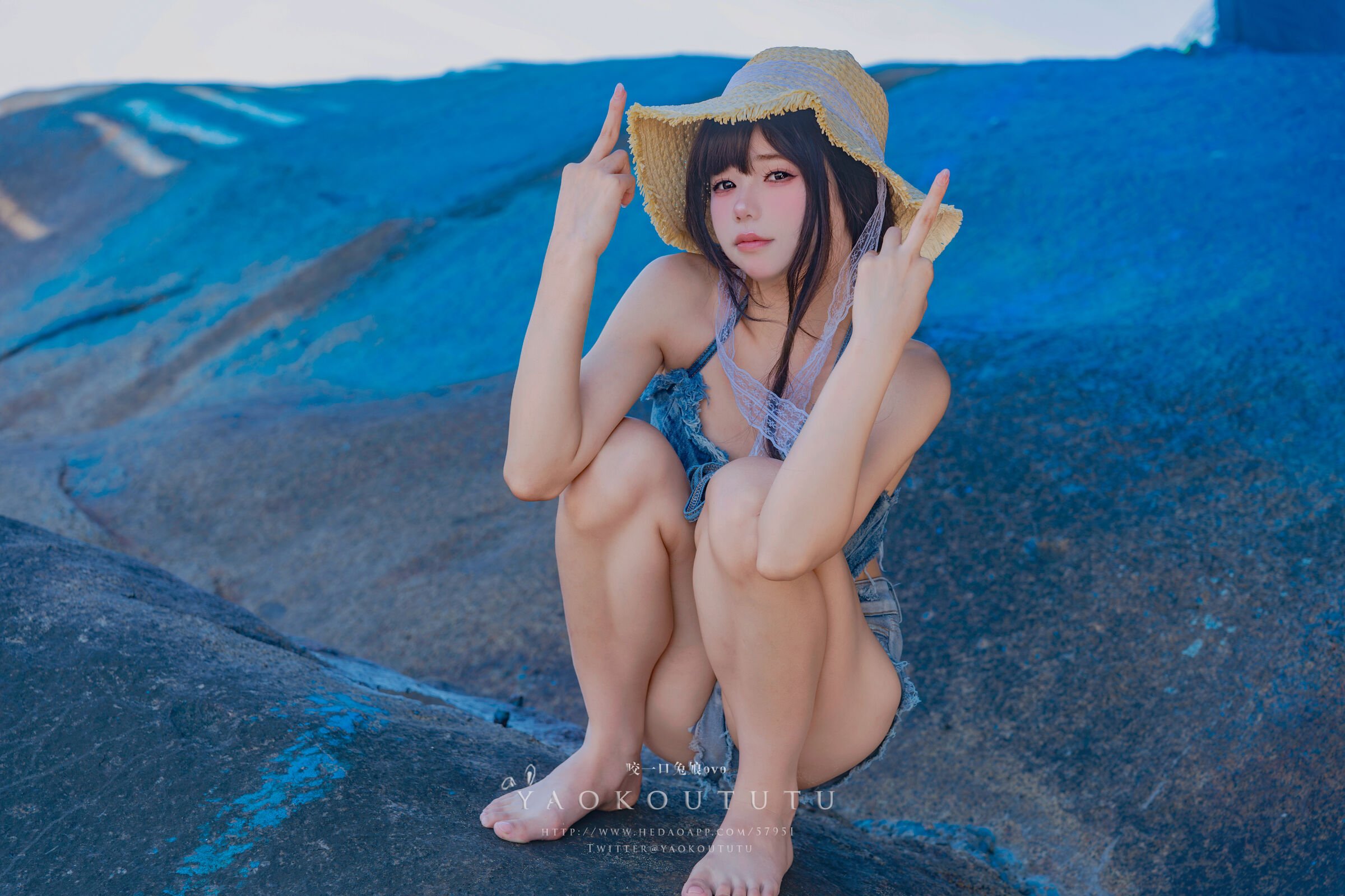 兔娘を一口噛むovo 海の夏日