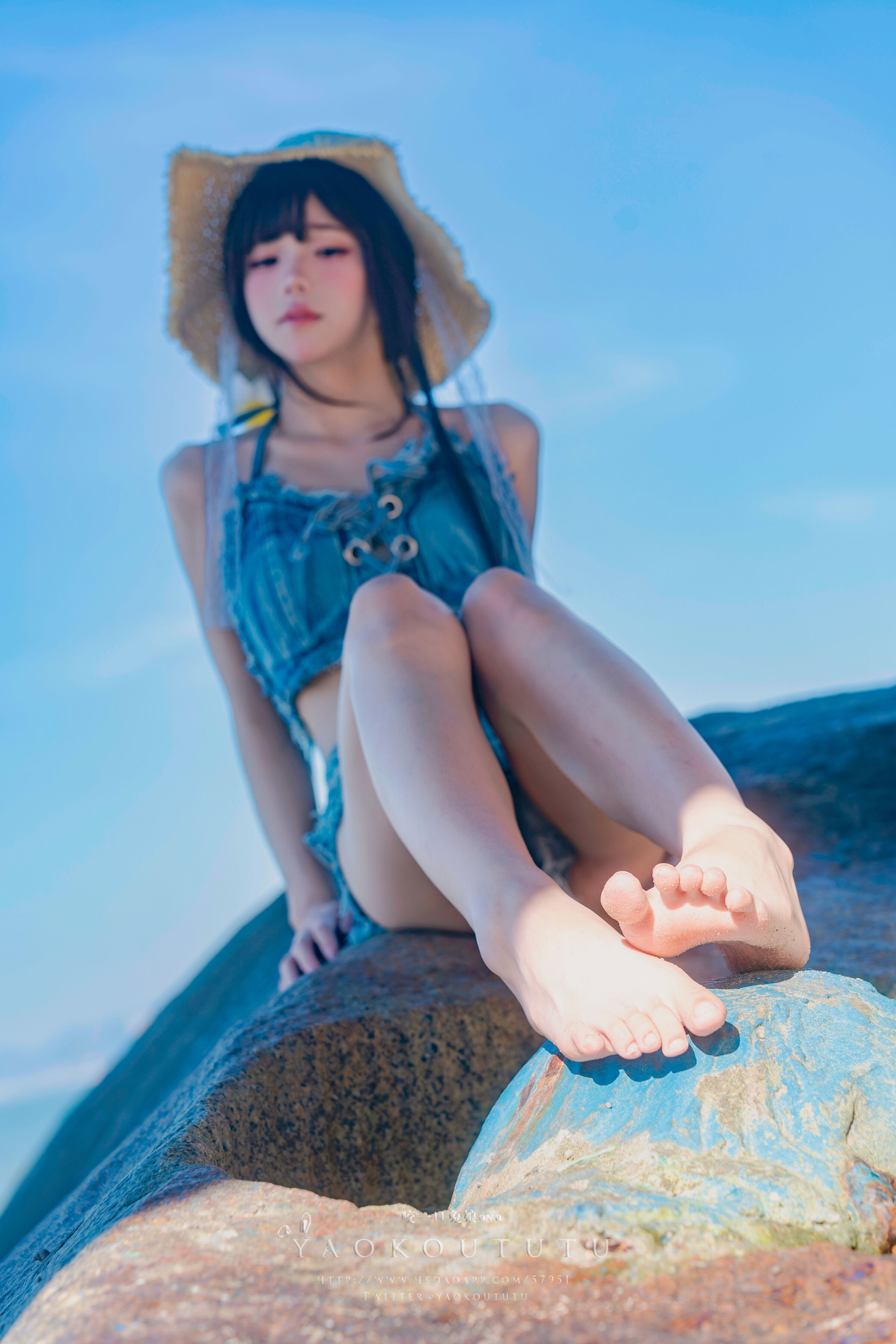 兔娘を一口噛むovo 海の夏日