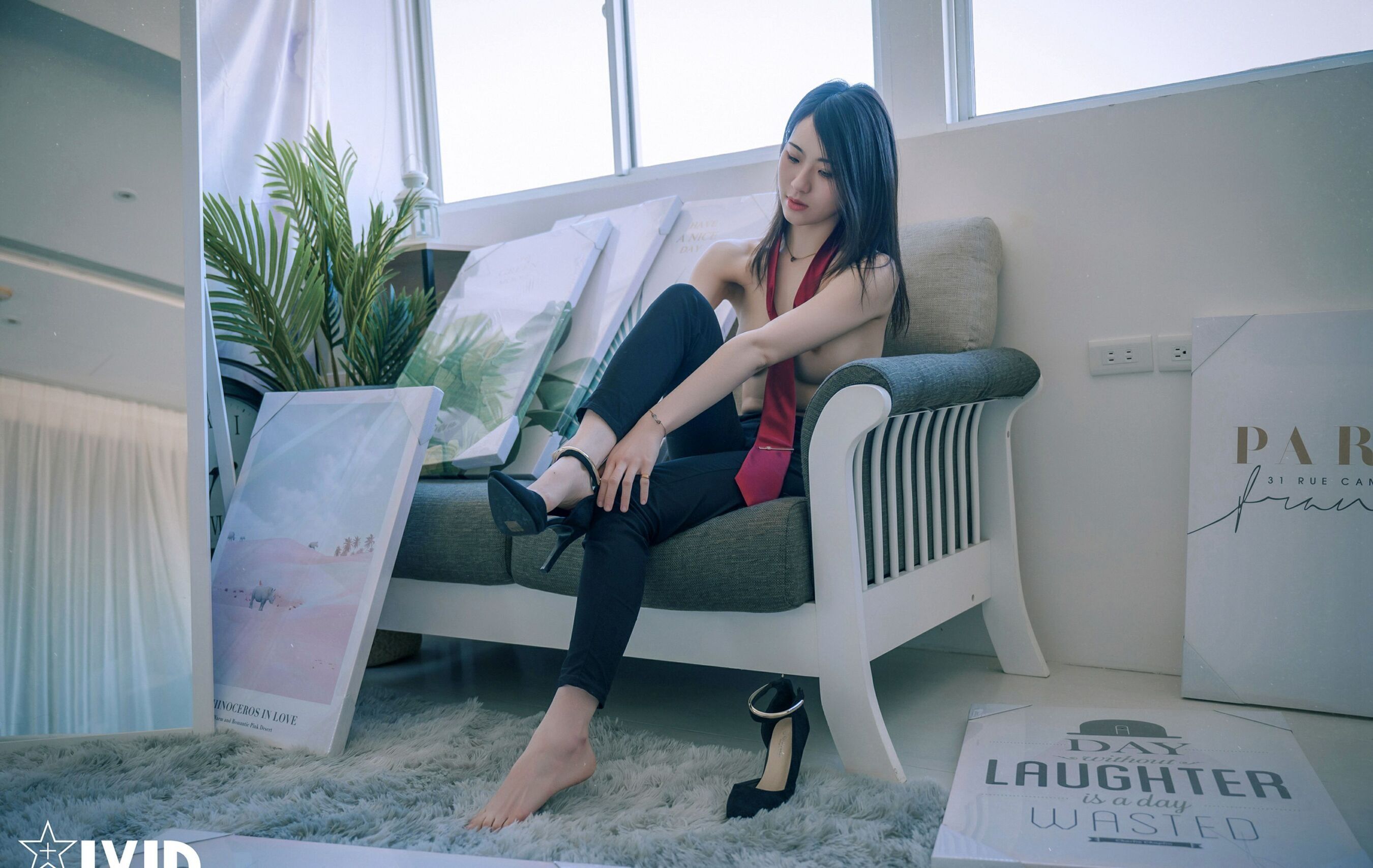 JVID อา黎《บันทึกประจำวันของนักศึกษาฝึกงานที่ทำงานเปลือยกาย》