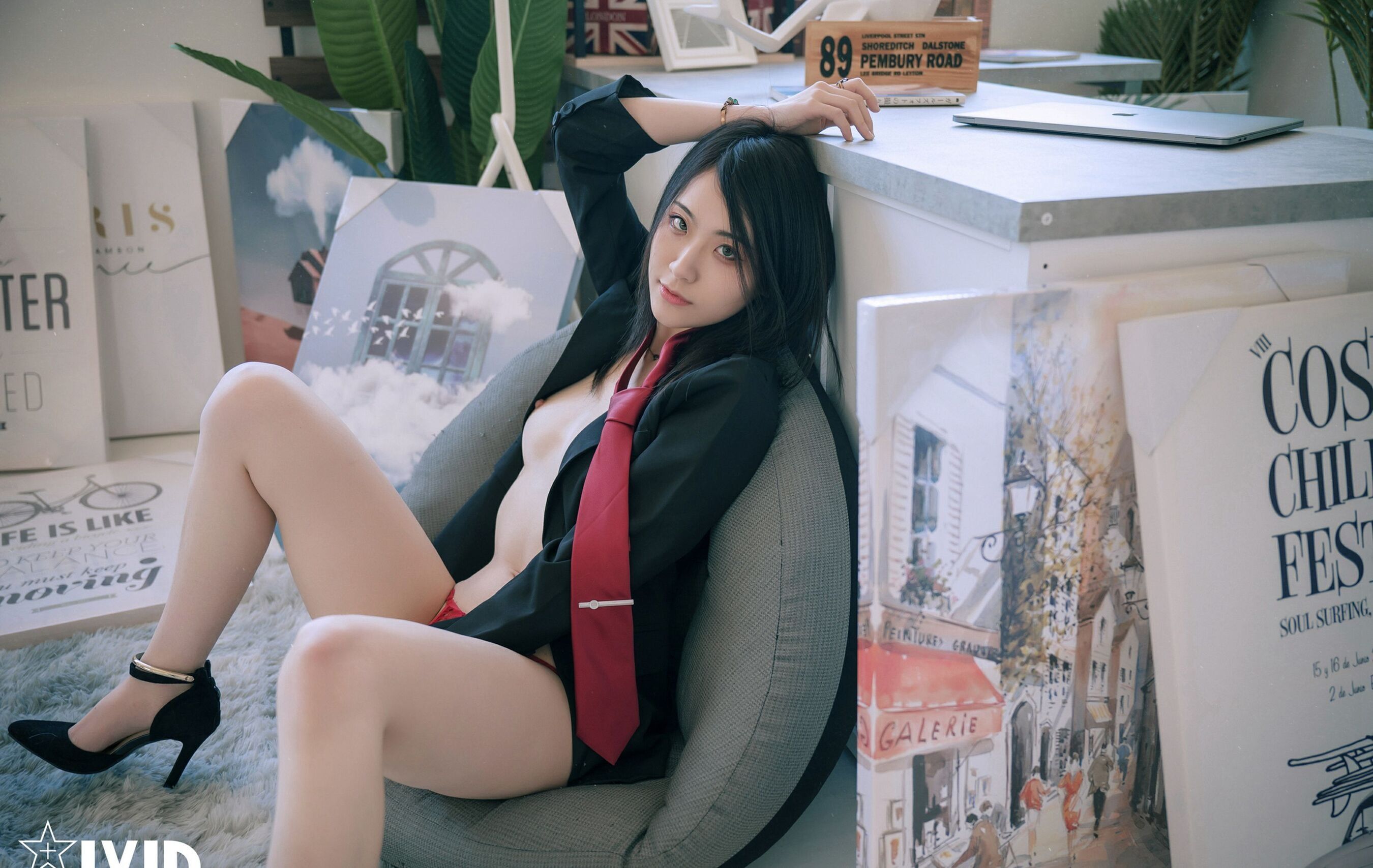 JVID อา黎《บันทึกประจำวันของนักศึกษาฝึกงานที่ทำงานเปลือยกาย》