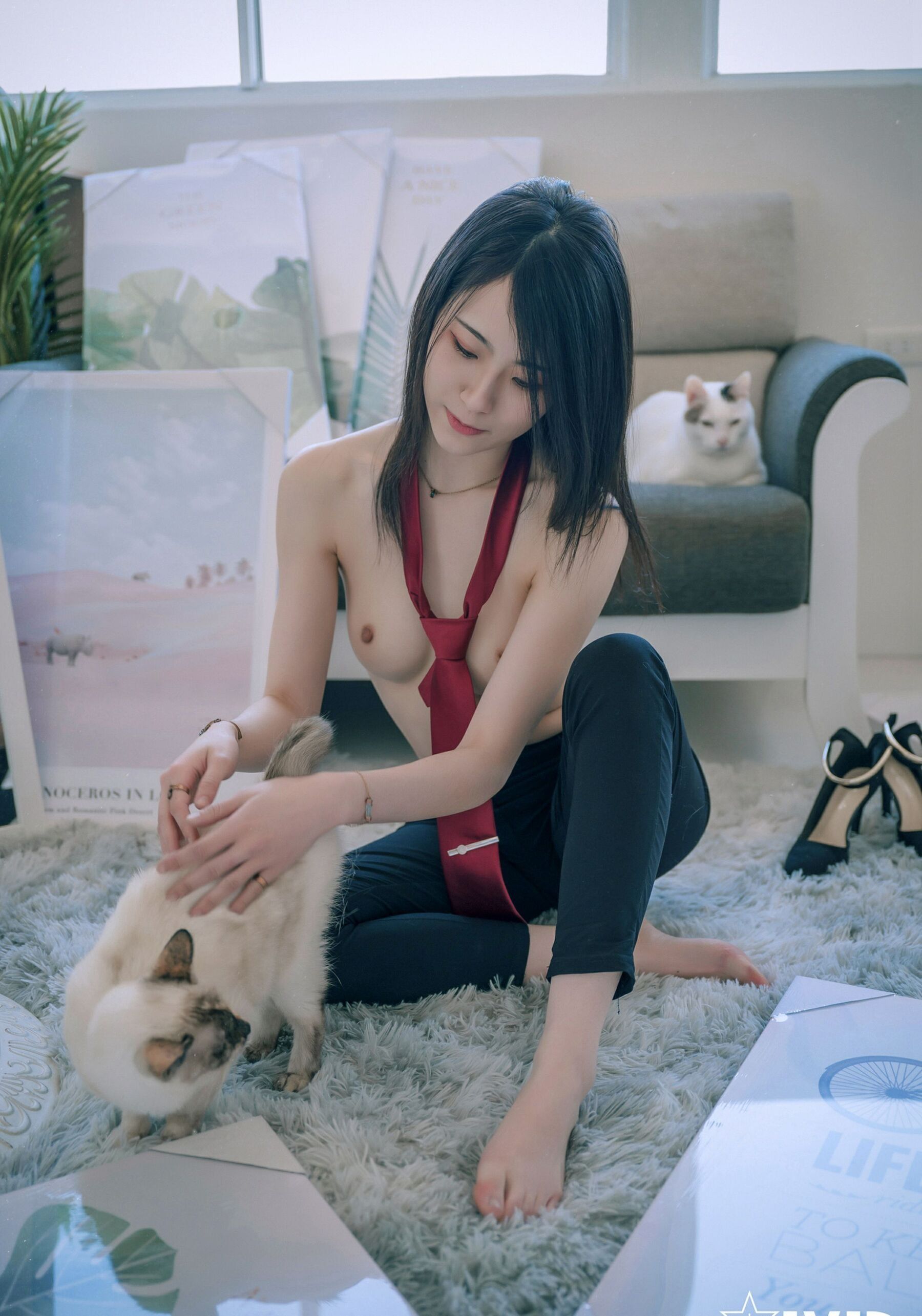 JVID อา黎《บันทึกประจำวันของนักศึกษาฝึกงานที่ทำงานเปลือยกาย》