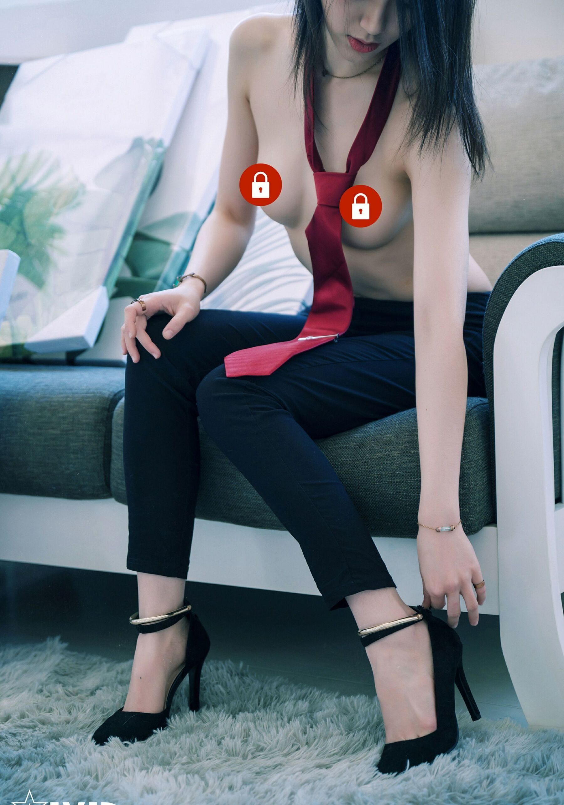 JVID อา黎《บันทึกประจำวันของนักศึกษาฝึกงานที่ทำงานเปลือยกาย》