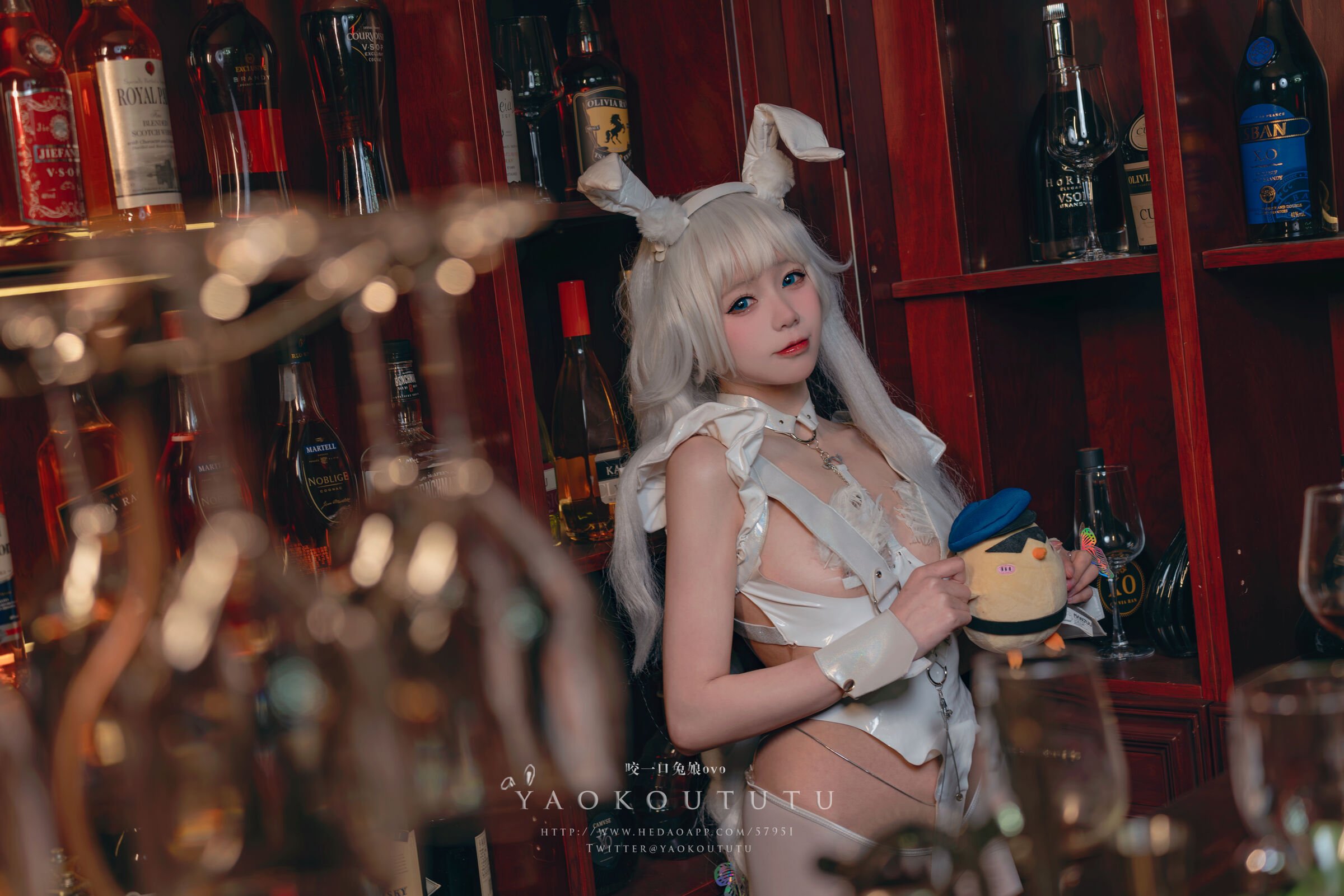 咬一口兔娘ovo 『惡毒酒吧』