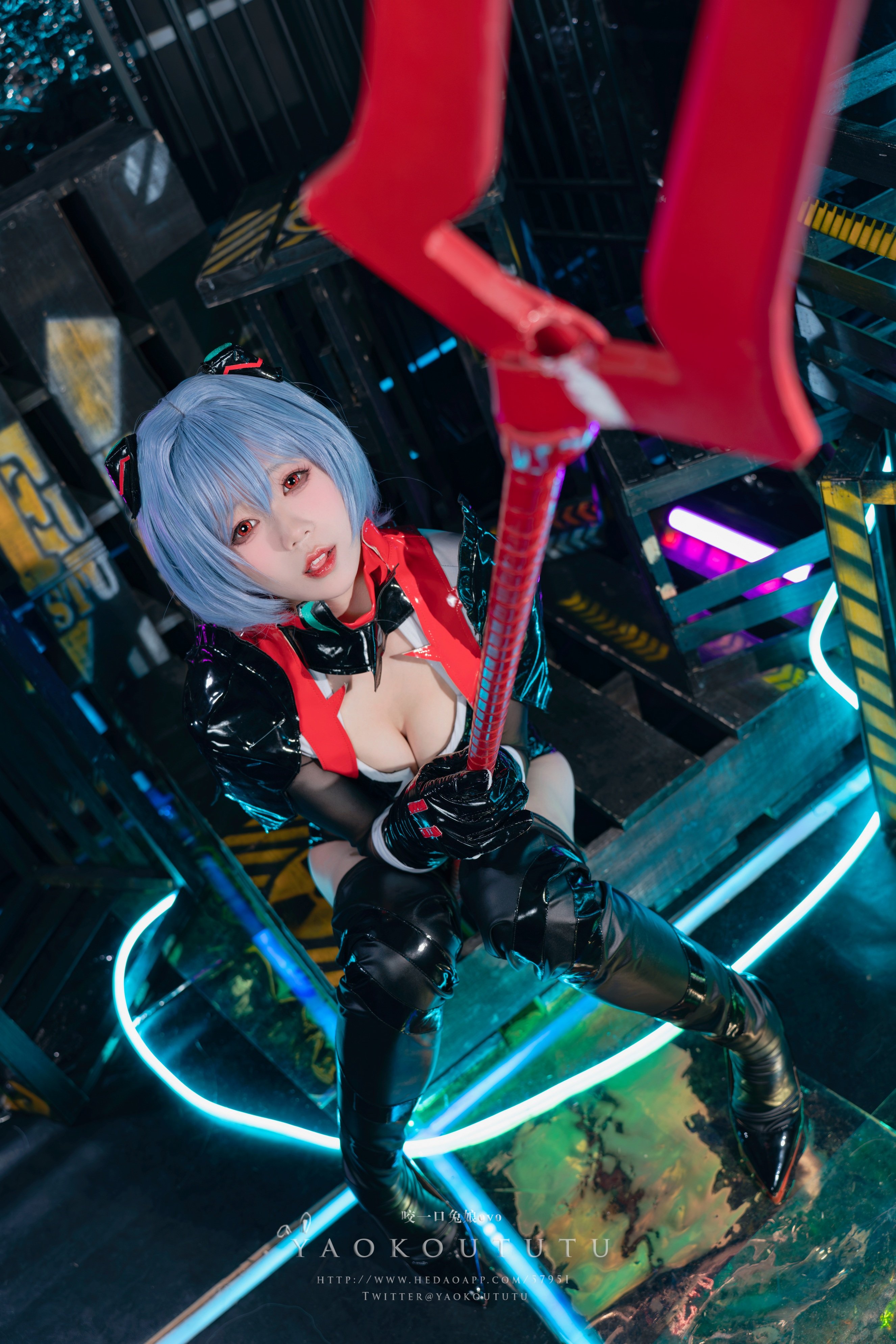 Take a bite of the bunny girl ovo - Black Lingbo