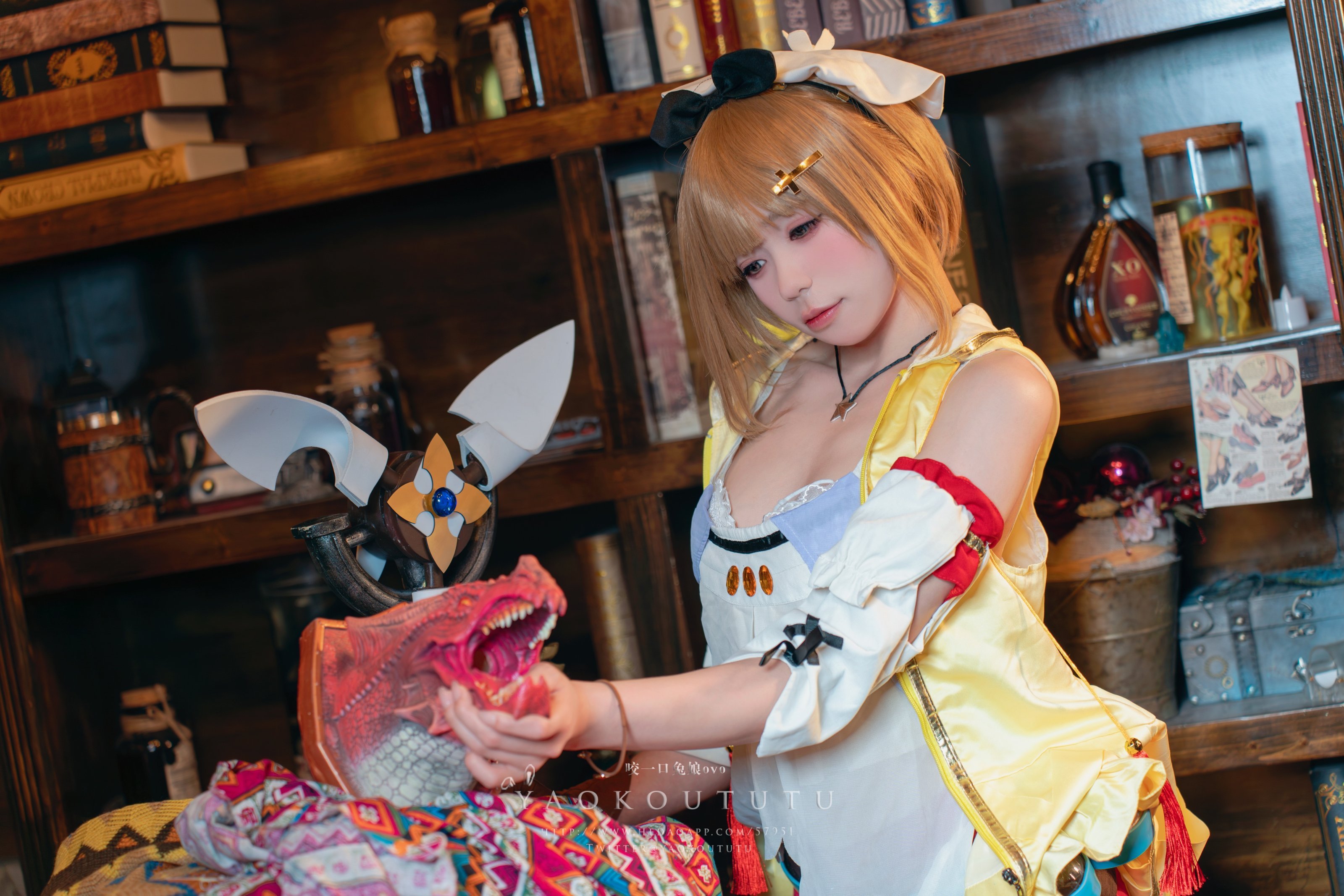 Bite the Rabbit Girl ovo - Ryza's Secret Workshop