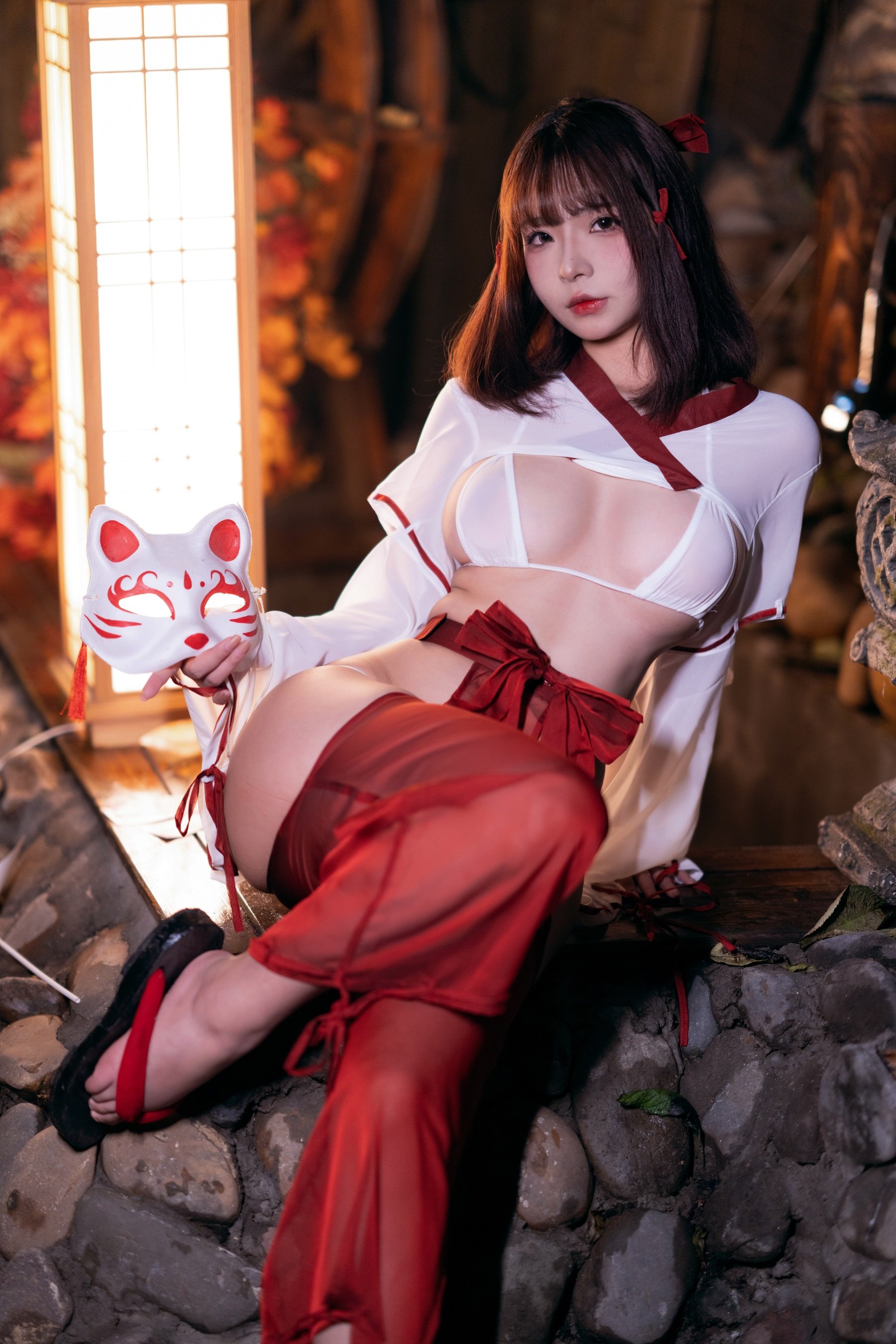 Yuuhui Jade Hui - Miko