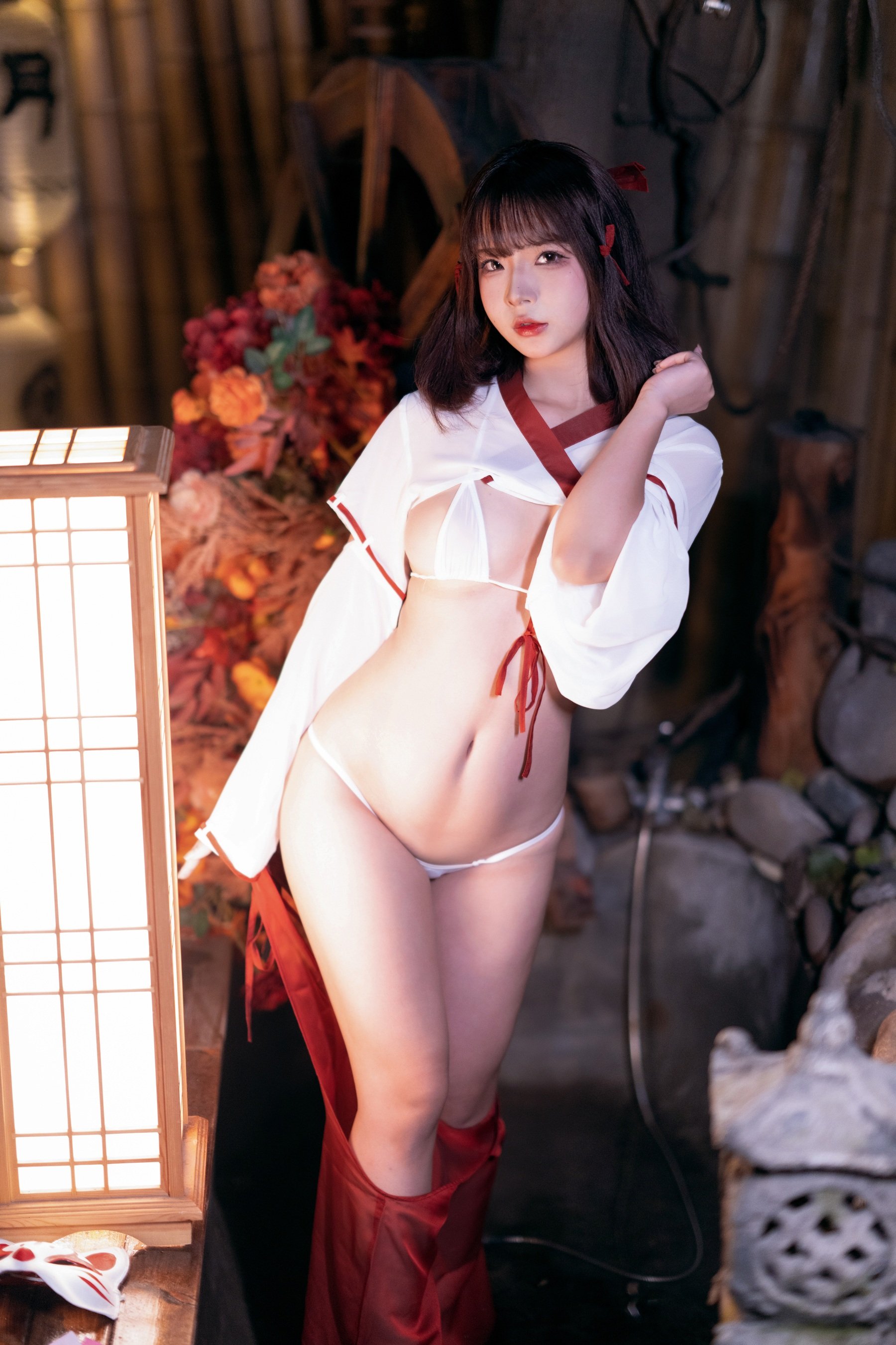 Yuuhui Jade Hui - Miko