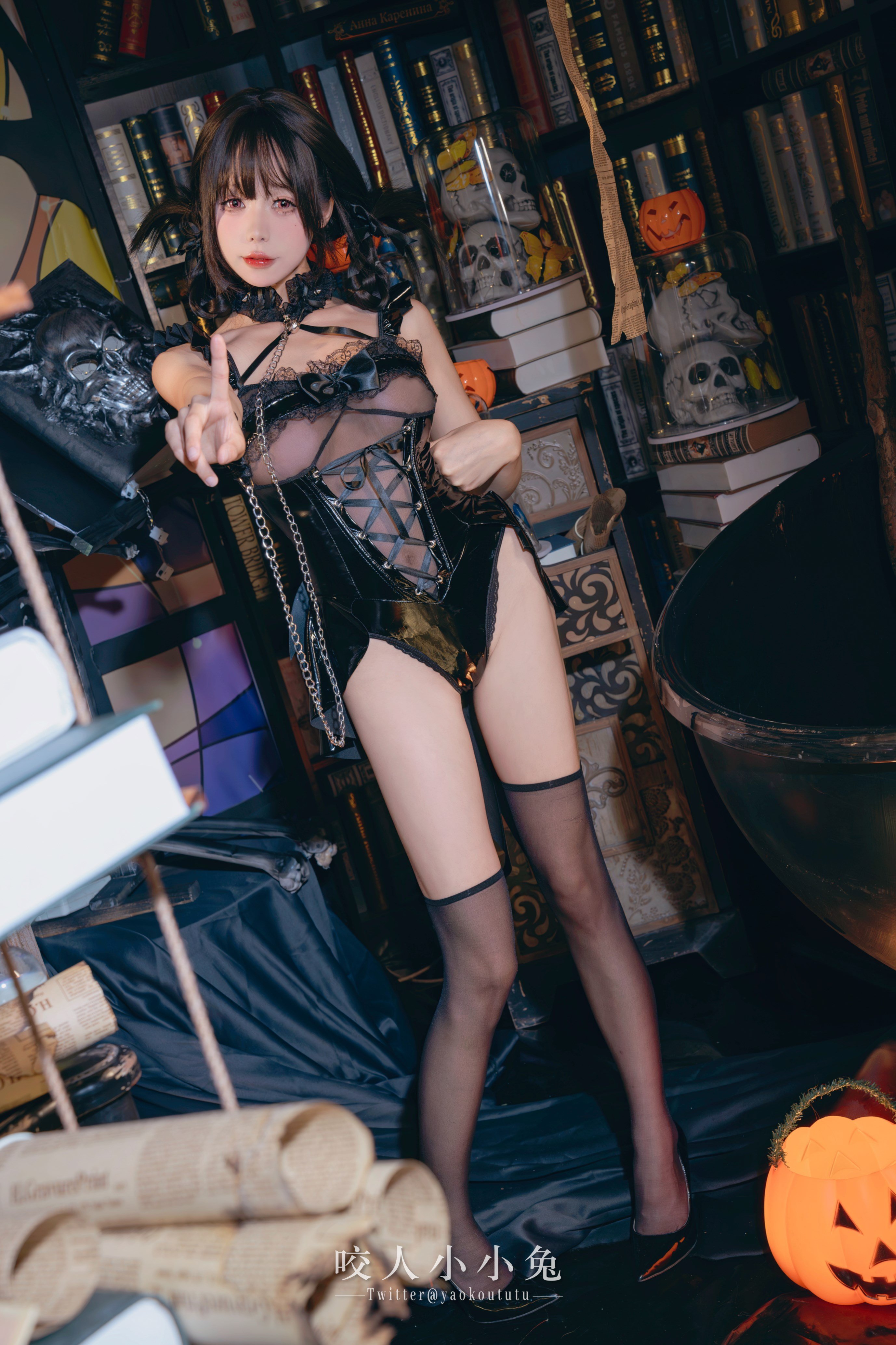 Cắn một miếng Thỏ Nương ovo - Quỷ nhỏ Halloween