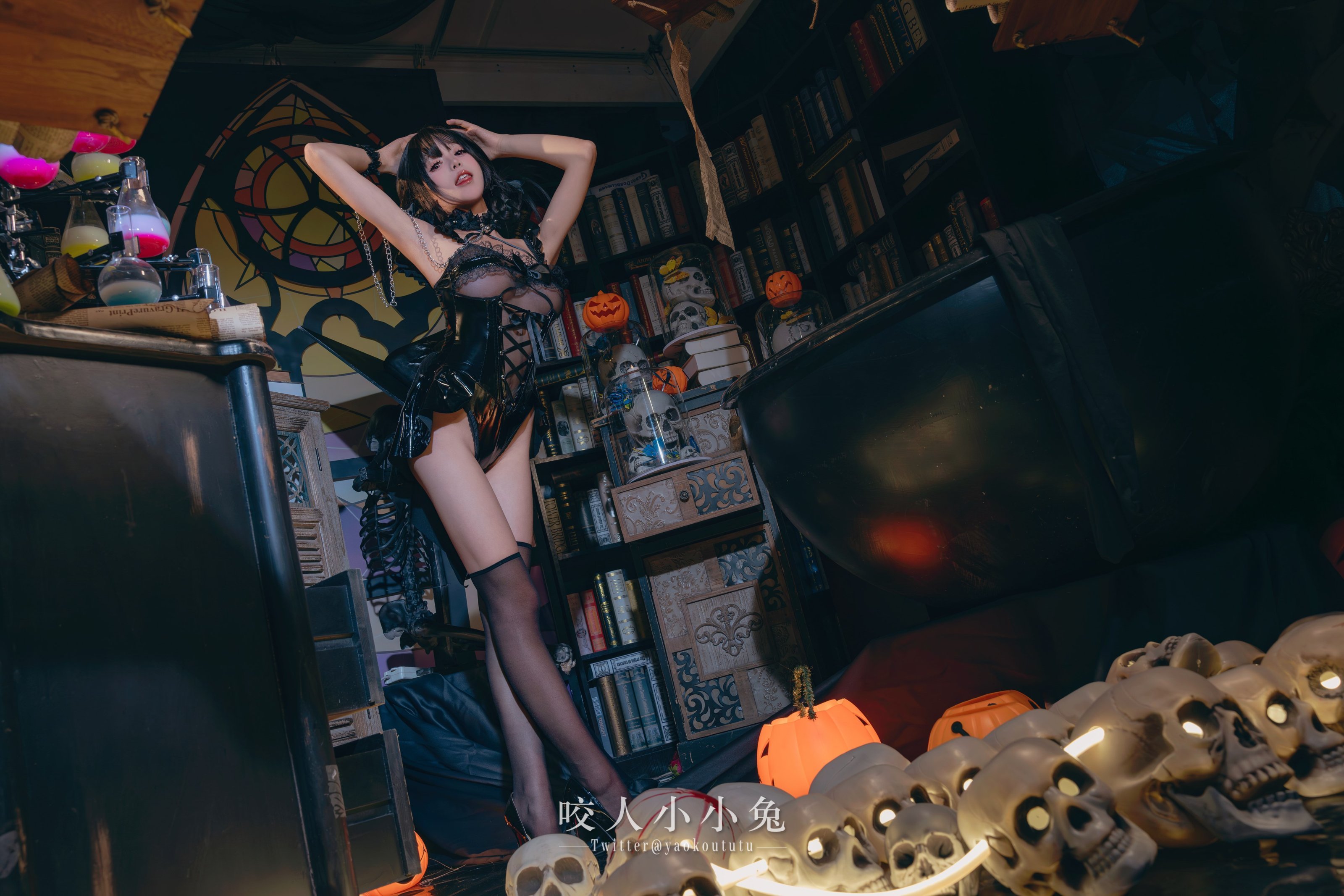 Cắn một miếng Thỏ Nương ovo - Quỷ nhỏ Halloween