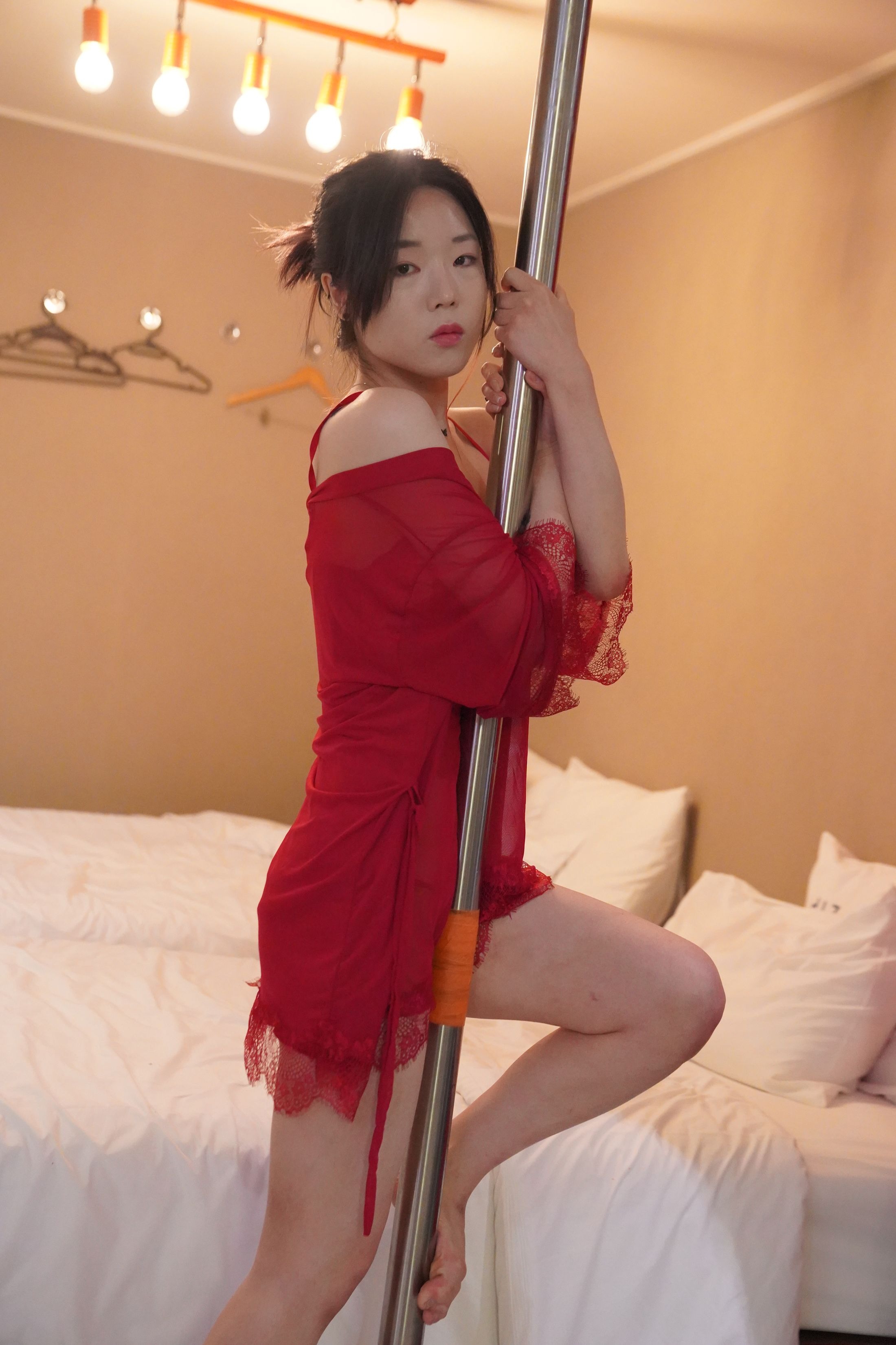 Ji Woo - Photobook Vol.01 78P