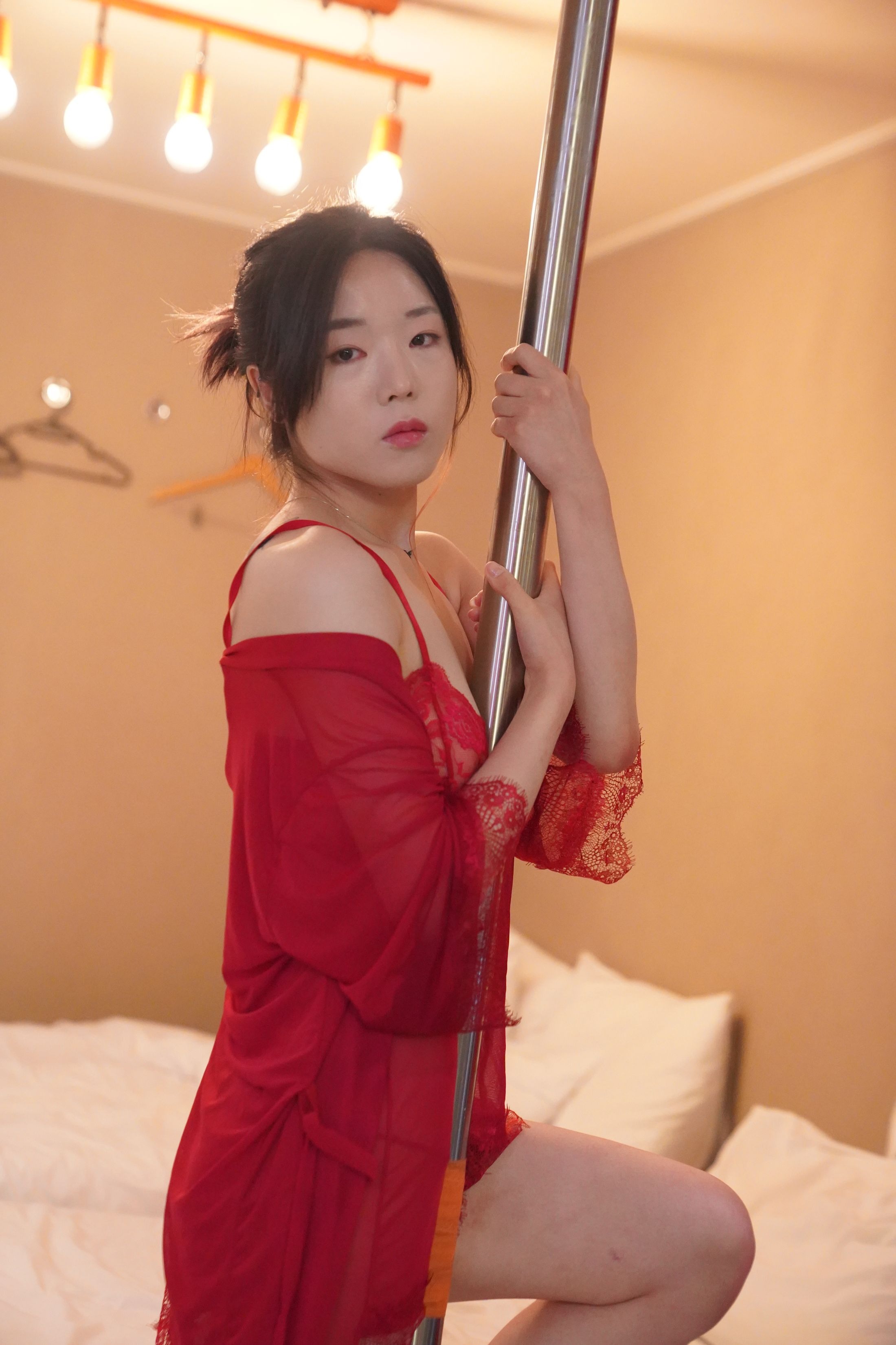 Ji Woo - Photobook Vol.01 78P